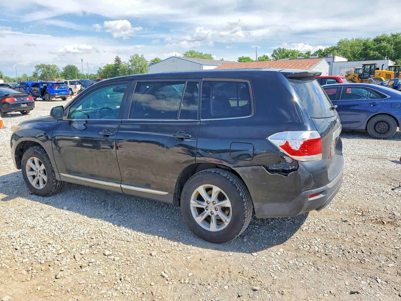 2013 Toyota Highlander Base Черный vin: 5TDBK3EH6DS218658