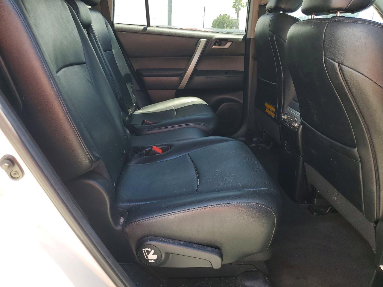 2013 Toyota Highlander Se White vin: 5TDBK3EH6DS255144