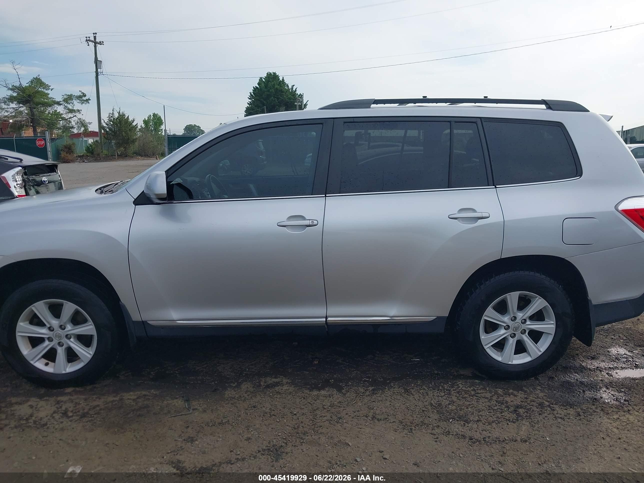 2013 Toyota Highlander Se V6 Silver vin: 5TDBK3EH6DS256830