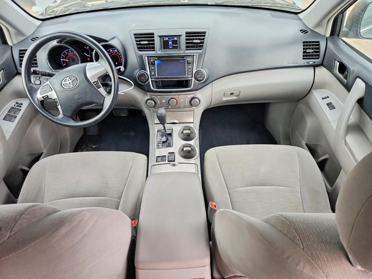 2013 Toyota Highlander Plus Green vin: 5TDBK3EH6DS258917
