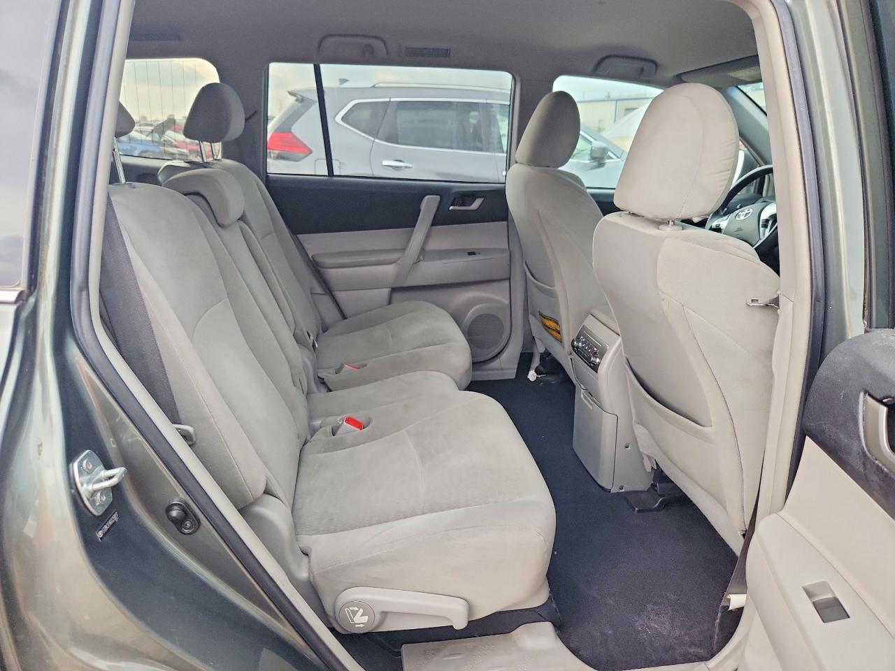 2013 Toyota Highlander Plus Green vin: 5TDBK3EH6DS258917