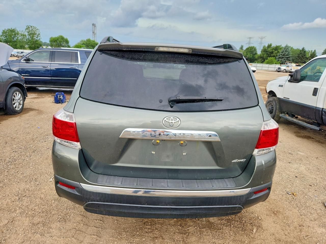 2013 Toyota Highlander Plus Green vin: 5TDBK3EH6DS258917