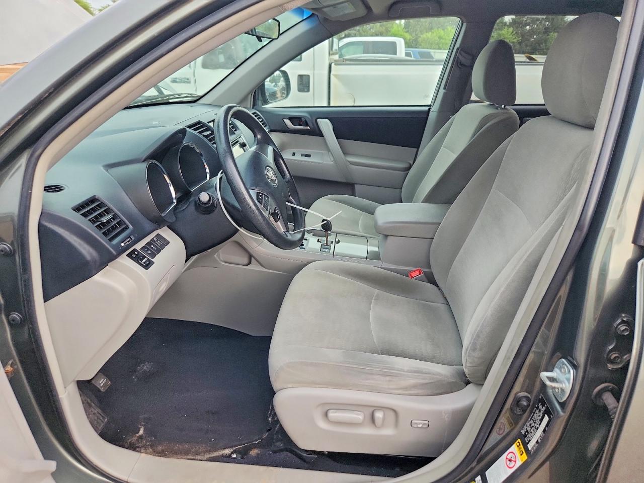 2013 Toyota Highlander Plus Green vin: 5TDBK3EH6DS258917