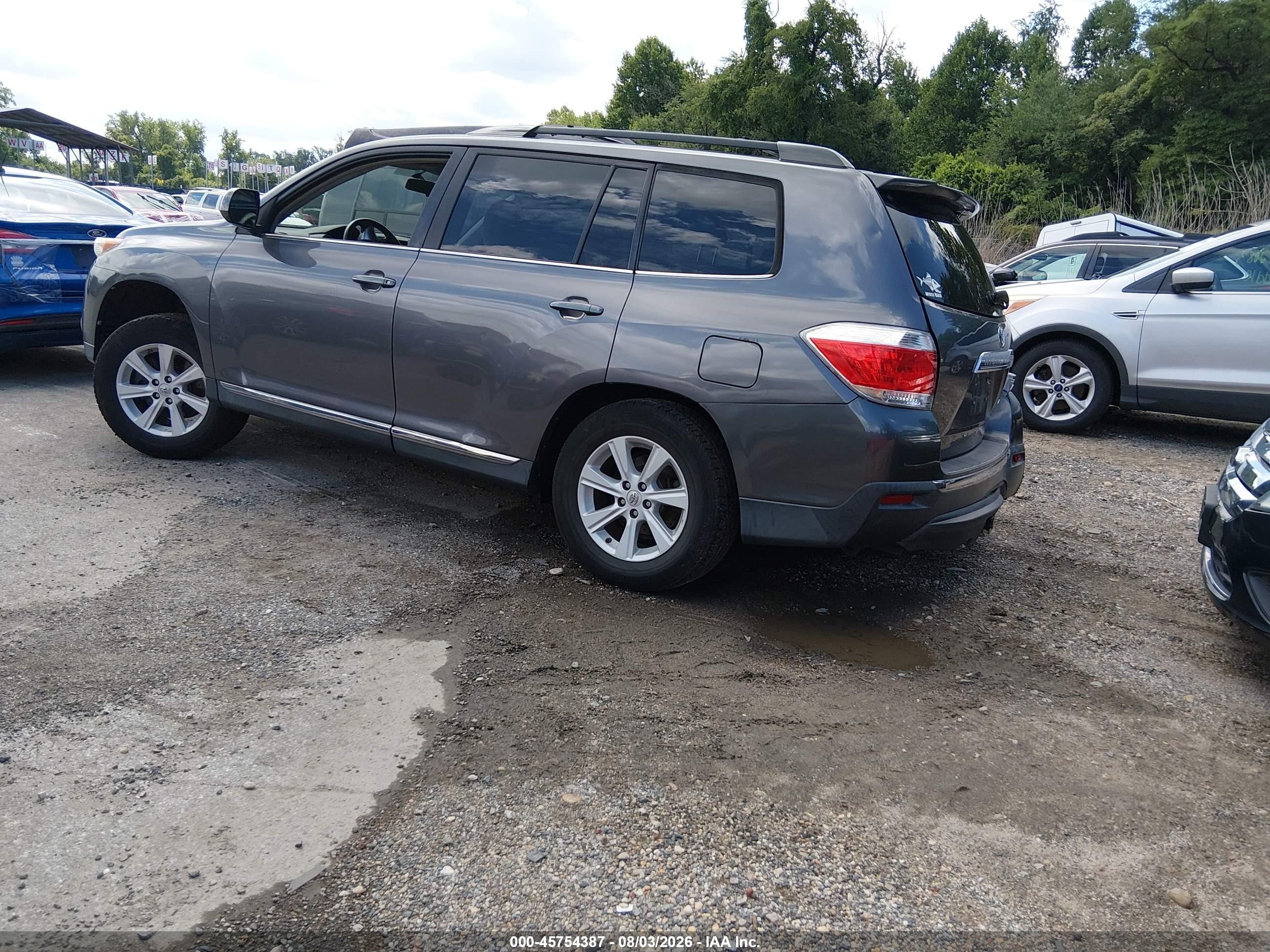2013 Toyota Highlander Base Plus V6 Gray vin: 5TDBK3EH6DS262269