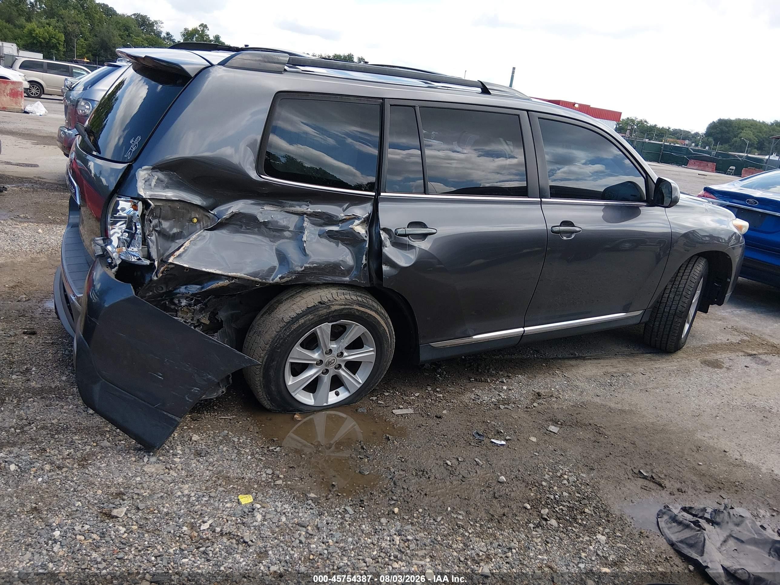 2013 Toyota Highlander Base Plus V6 Gray vin: 5TDBK3EH6DS262269