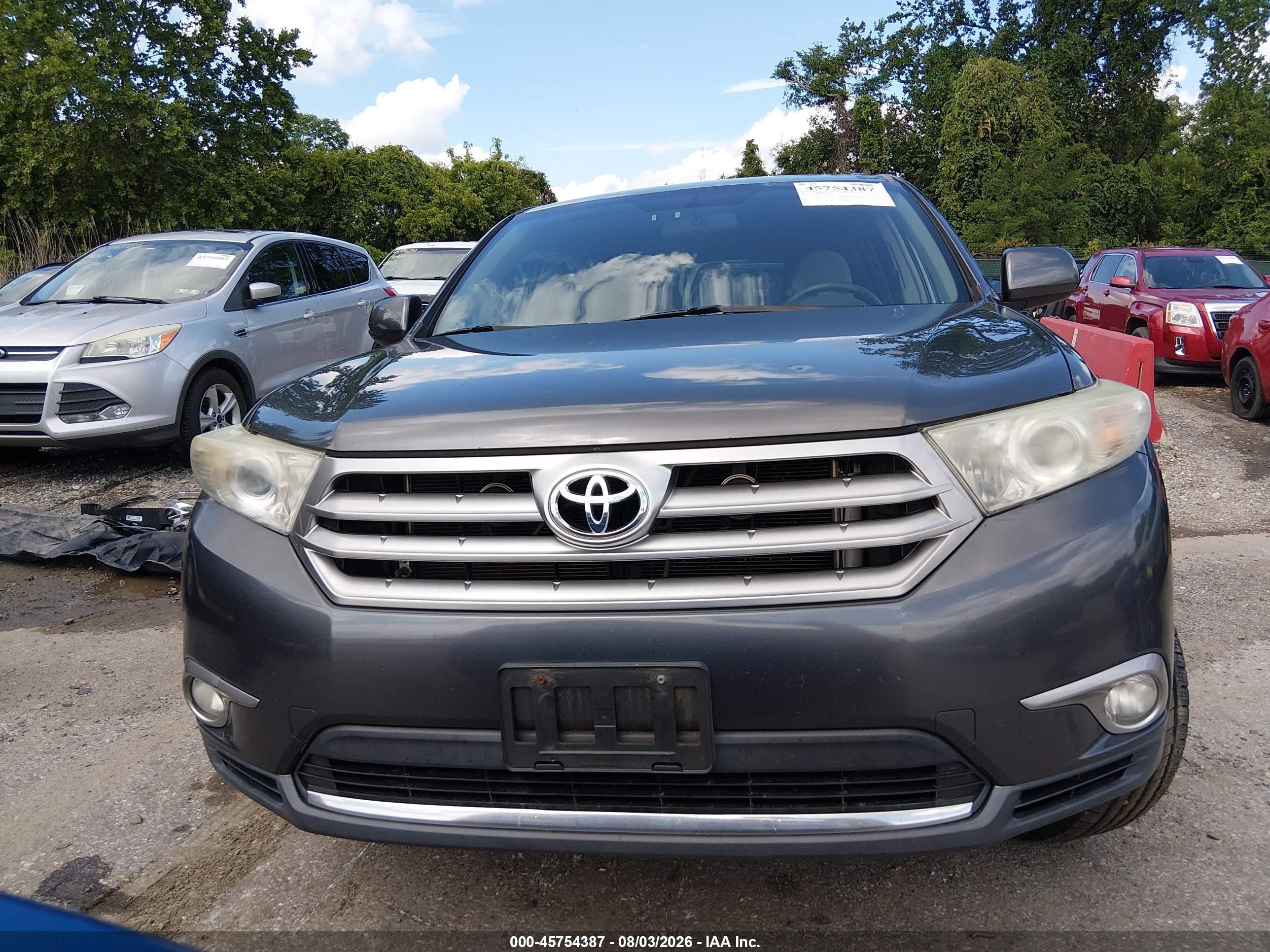 2013 Toyota Highlander Base Plus V6 Gray vin: 5TDBK3EH6DS262269