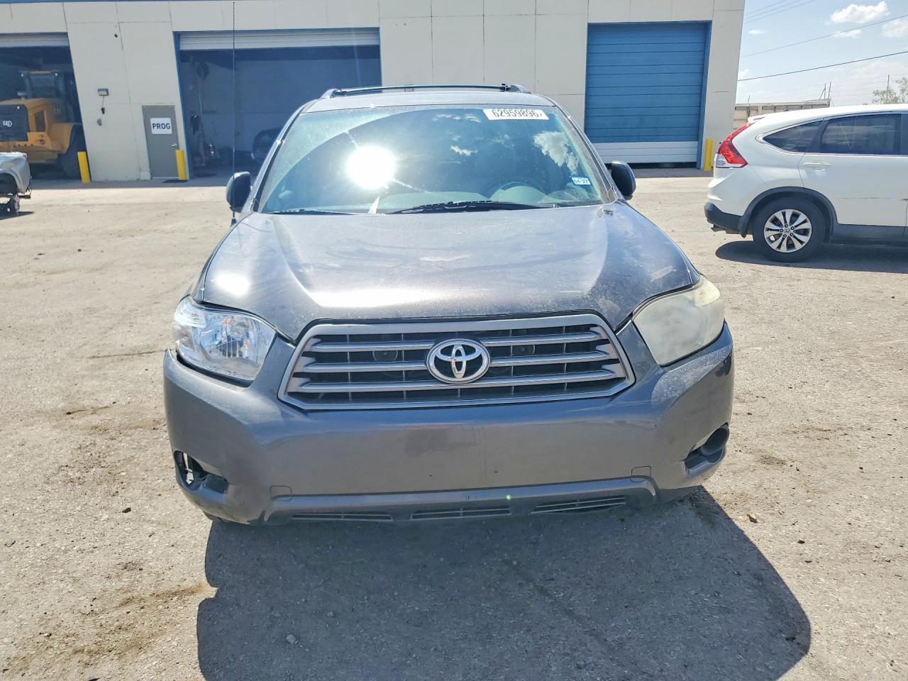 2010 Toyota Highlander Base Gray vin: 5TDBK3EH7AS007366
