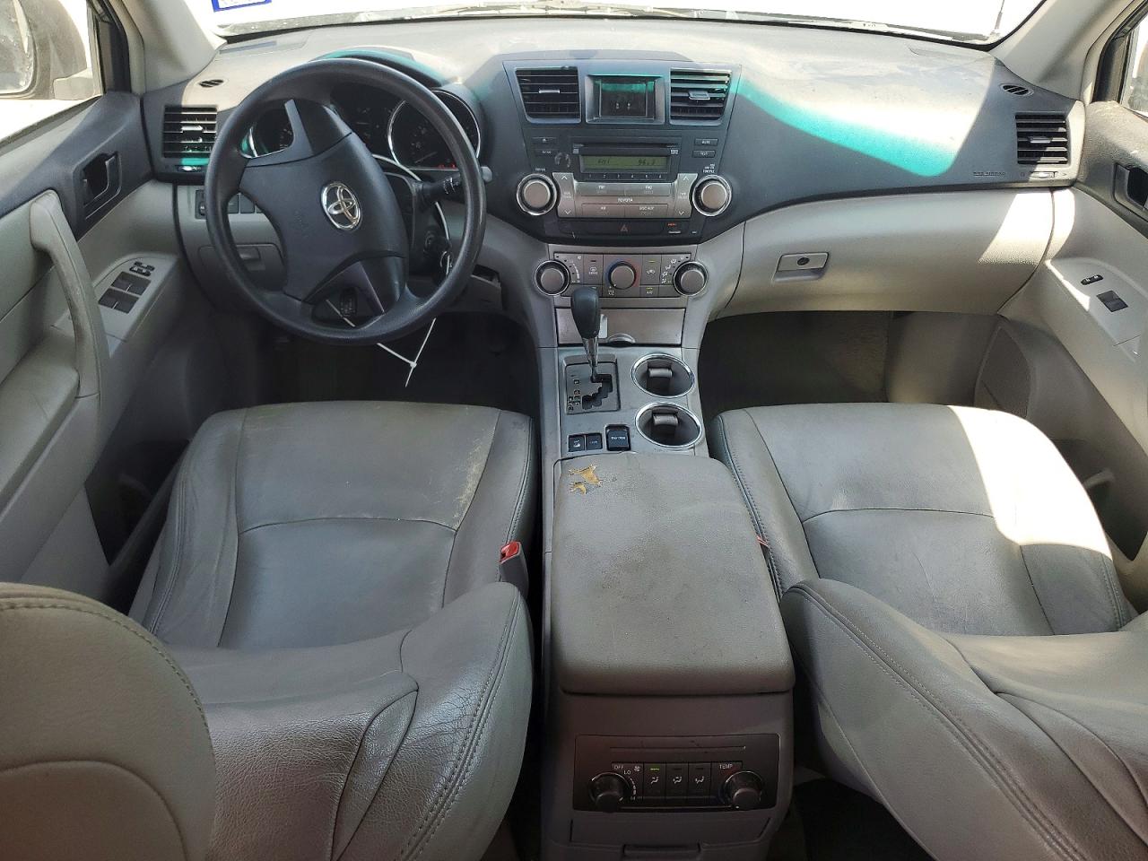 2010 Toyota Highlander Base Gray vin: 5TDBK3EH7AS007366