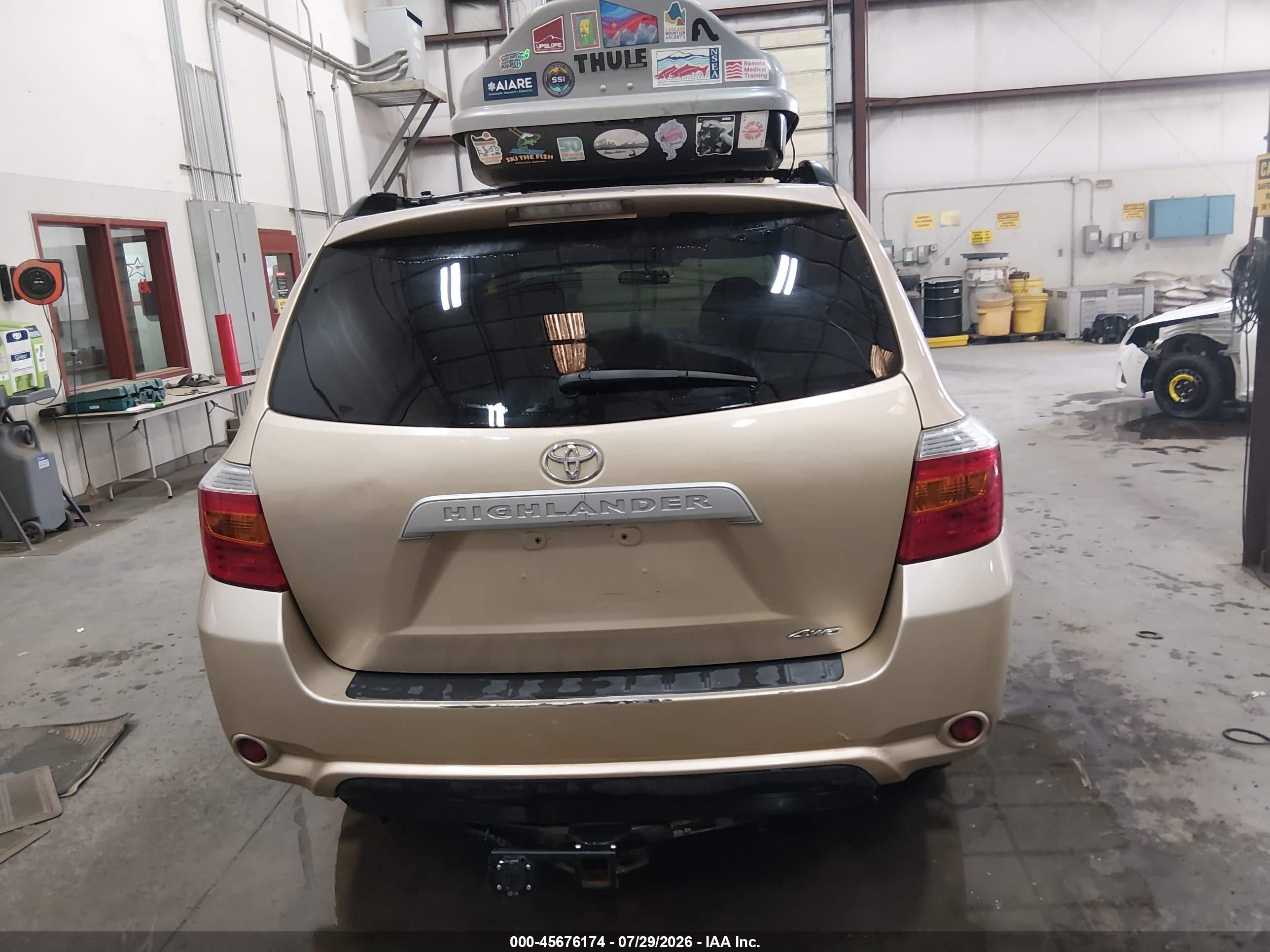 2010 Toyota Highlander Base V6 Бежевый vin: 5TDBK3EH7AS007691