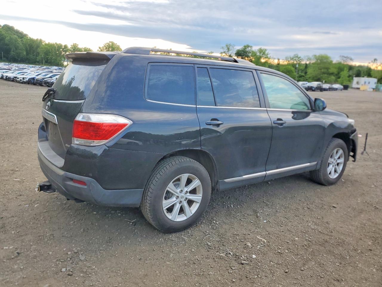 2011 Toyota Highlander Base Black vin: 5TDBK3EH7BS057931