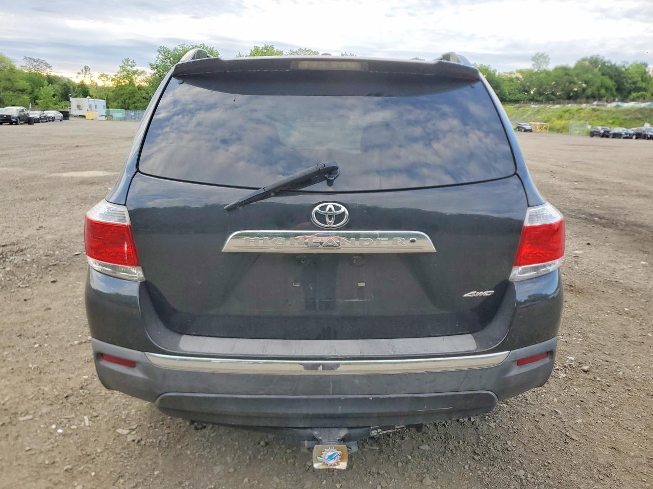 2011 Toyota Highlander Base Black vin: 5TDBK3EH7BS057931