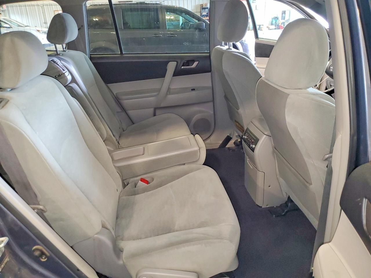 2011 Toyota Highlander Base Blue vin: 5TDBK3EH7BS066077