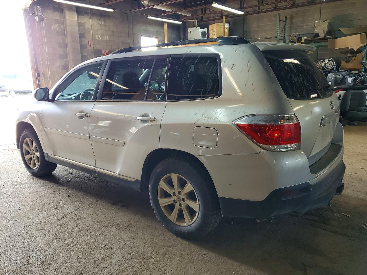 2011 Toyota Highlander Se Серебряный vin: 5TDBK3EH7BS084160