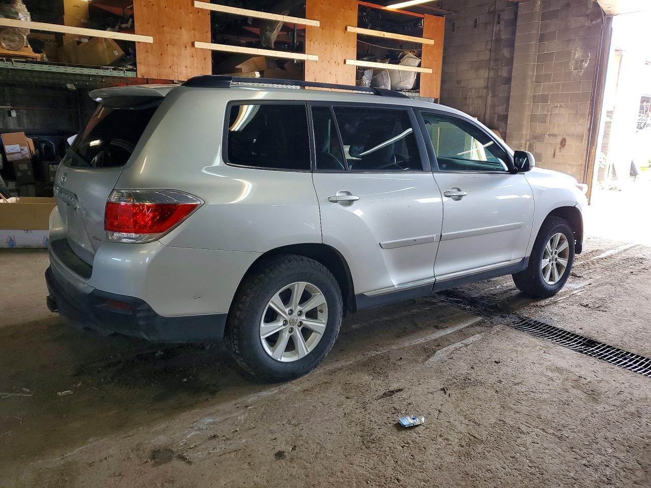 2011 Toyota Highlander Se Серебряный vin: 5TDBK3EH7BS084160
