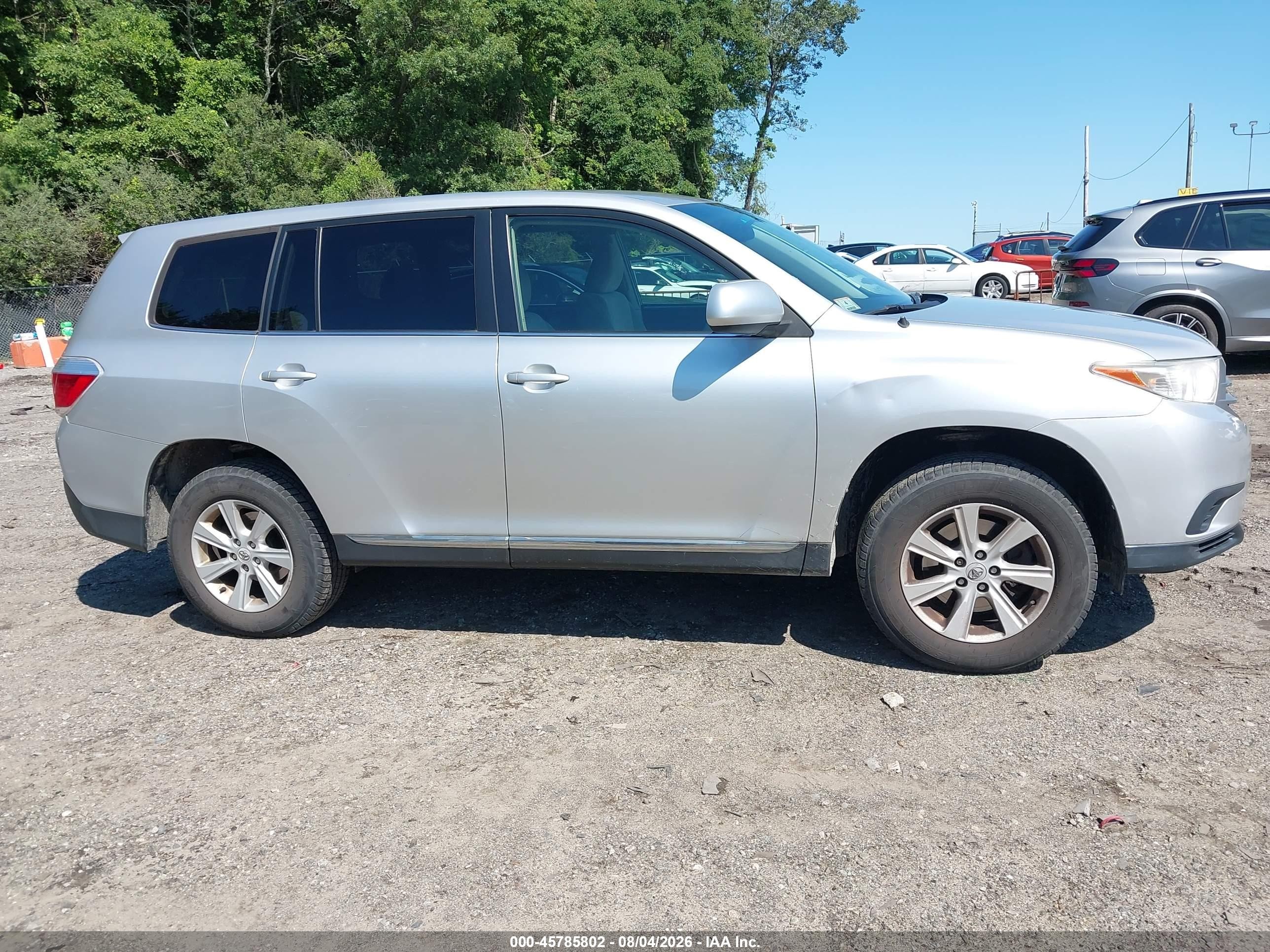 2012 Toyota Highlander Base V6 Silver vin: 5TDBK3EH7CS129258