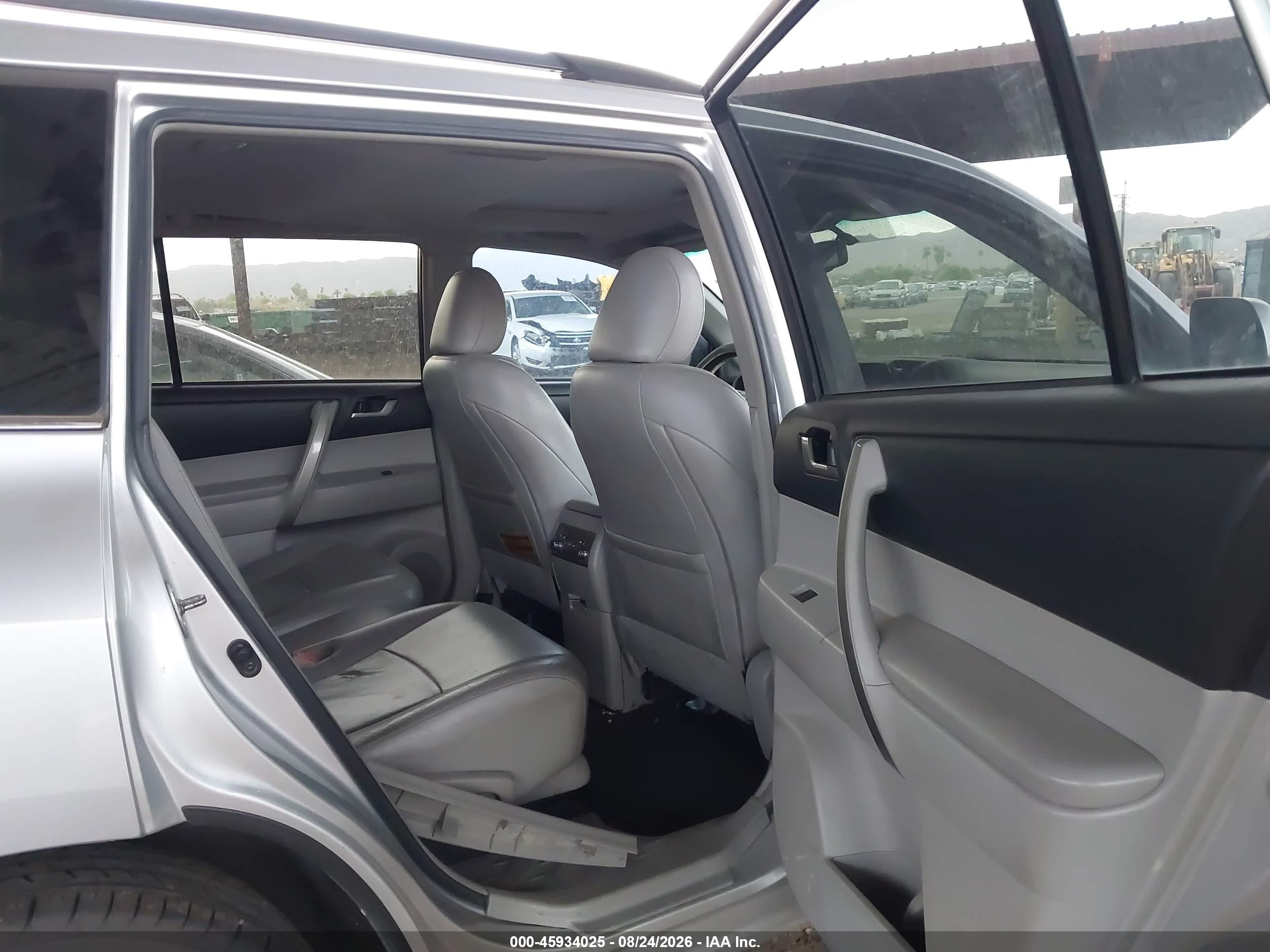 2012 Toyota Highlander Se V6 Silver vin: 5TDBK3EH7CS129549