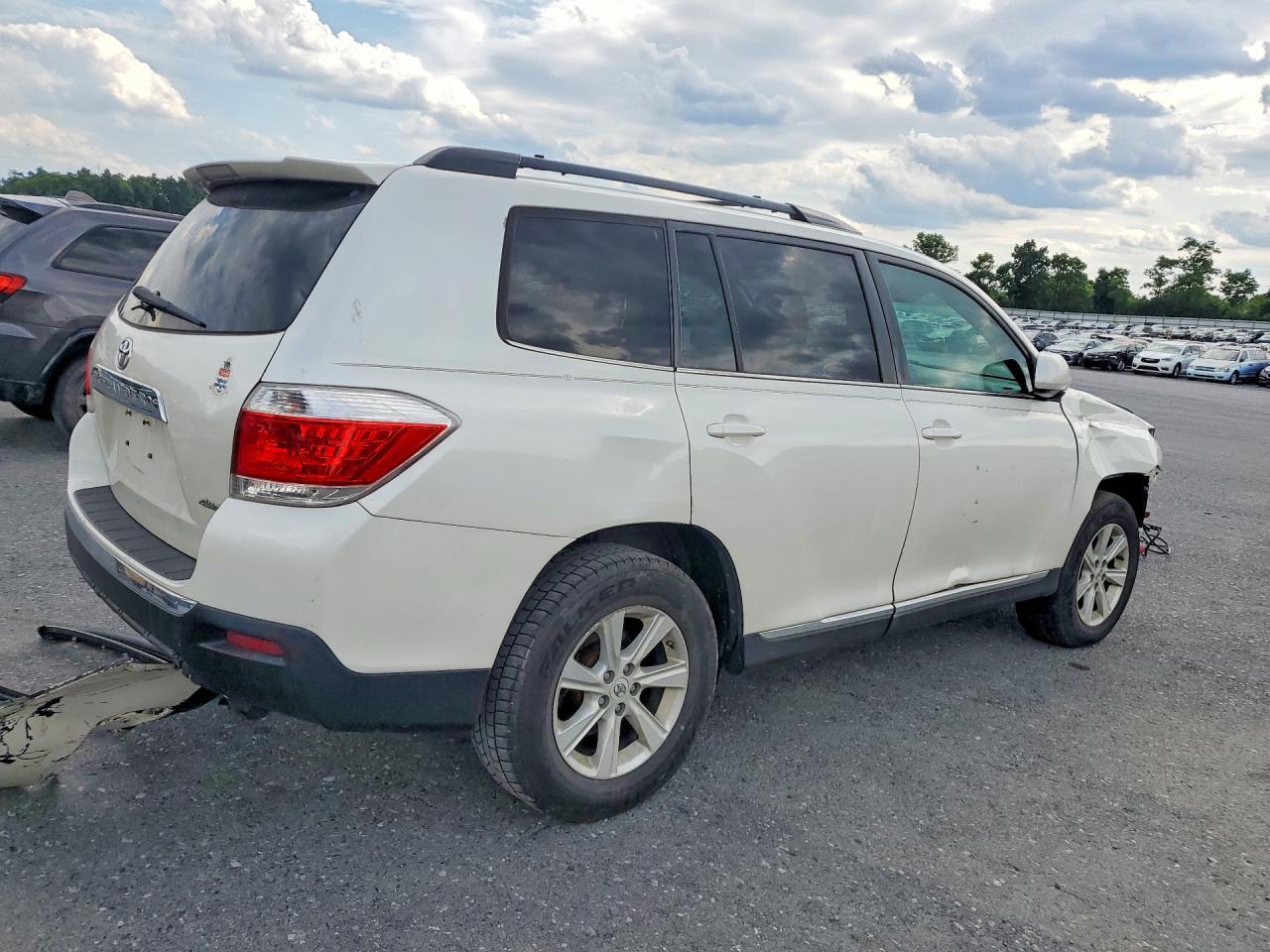 2012 Toyota Highlander Se White vin: 5TDBK3EH7CS149235