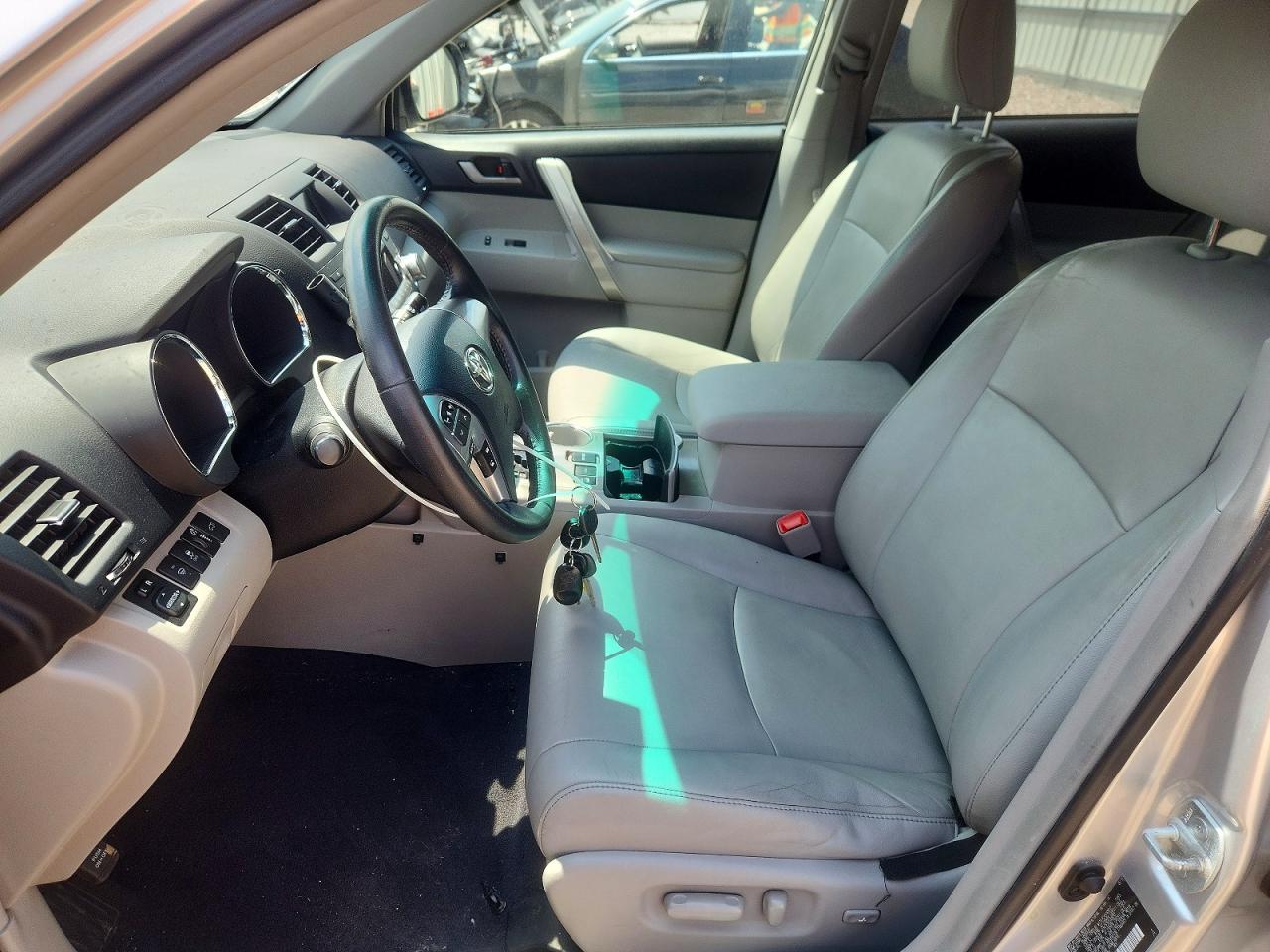 2012 Toyota Highlander Se Серебряный vin: 5TDBK3EH7CS154063