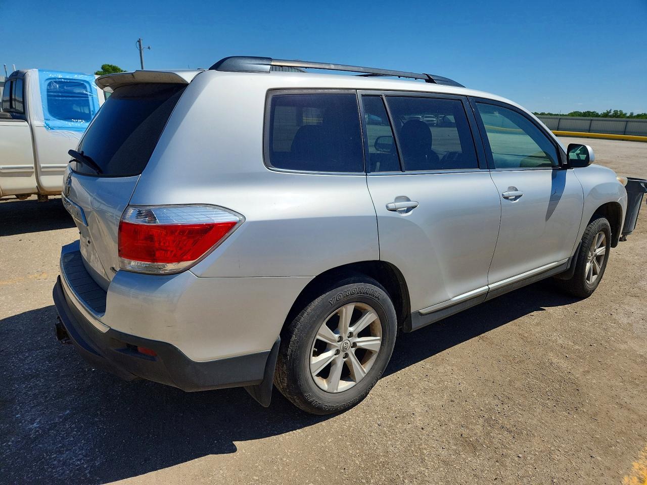 2012 Toyota Highlander Base Silver vin: 5TDBK3EH7CS154113