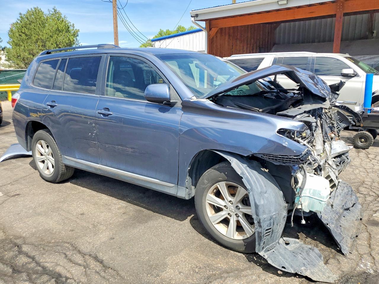 2012 Toyota Highlander Base Blue vin: 5TDBK3EH7CS160414