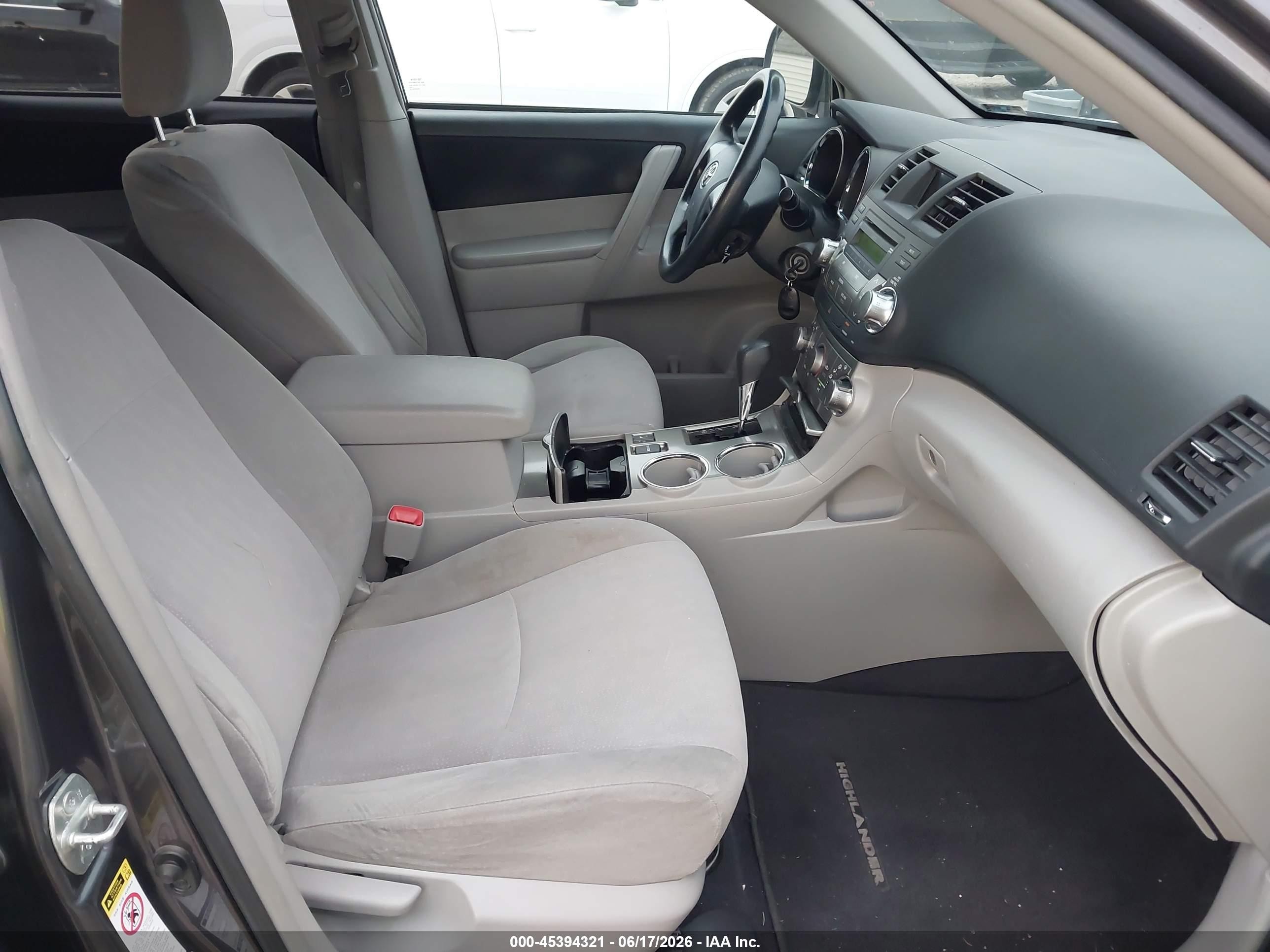 2012 Toyota Highlander Base V6 Gray vin: 5TDBK3EH7CS171302