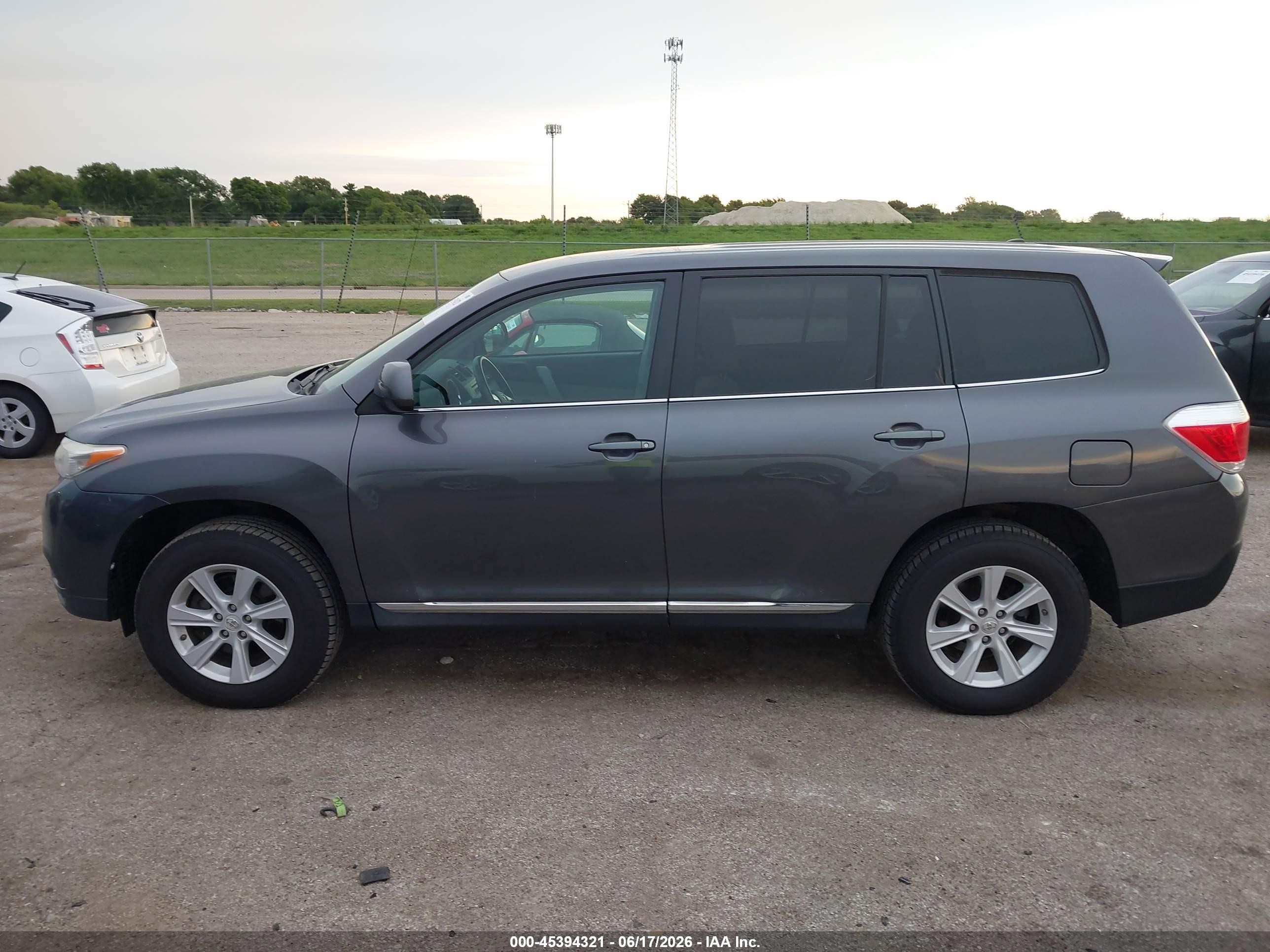 2012 Toyota Highlander Base V6 Gray vin: 5TDBK3EH7CS171302
