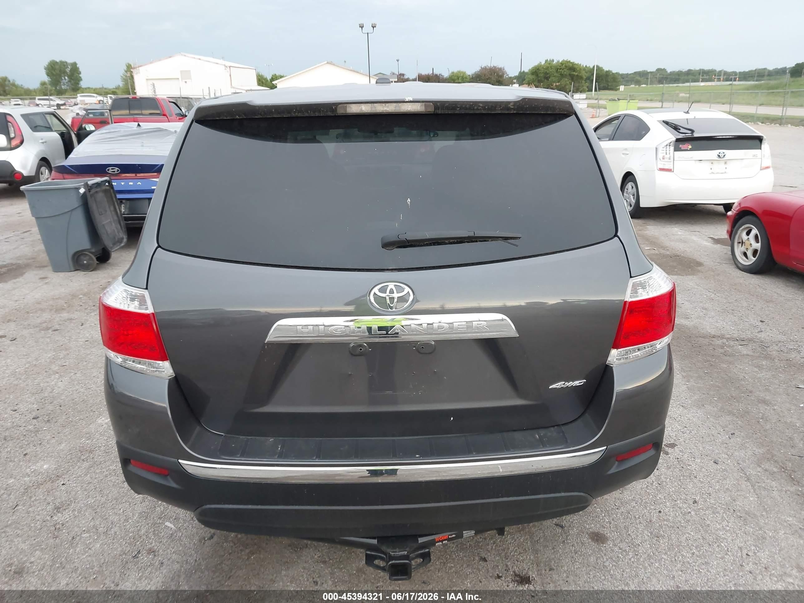 2012 Toyota Highlander Base V6 Gray vin: 5TDBK3EH7CS171302