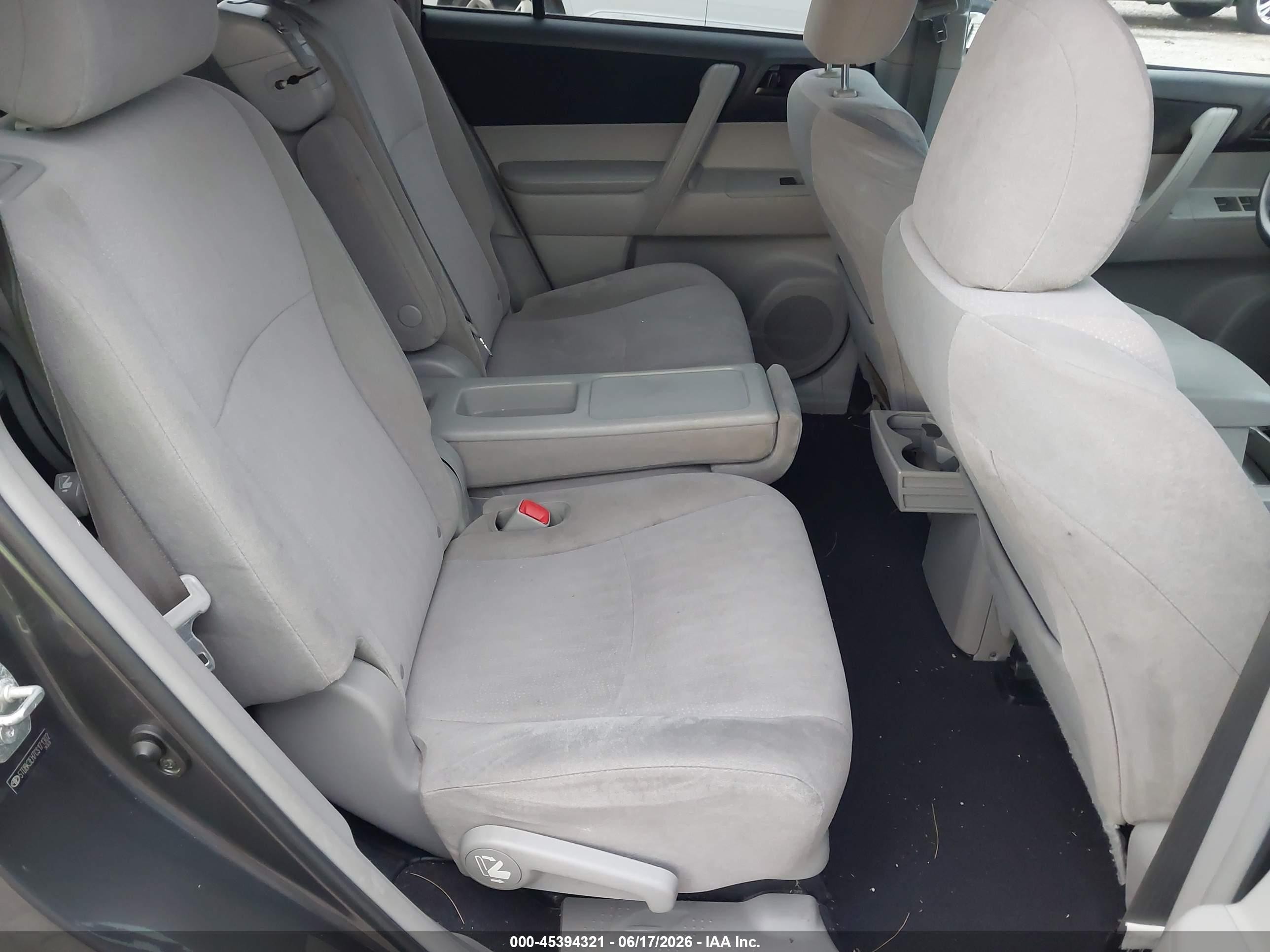 2012 Toyota Highlander Base V6 Gray vin: 5TDBK3EH7CS171302