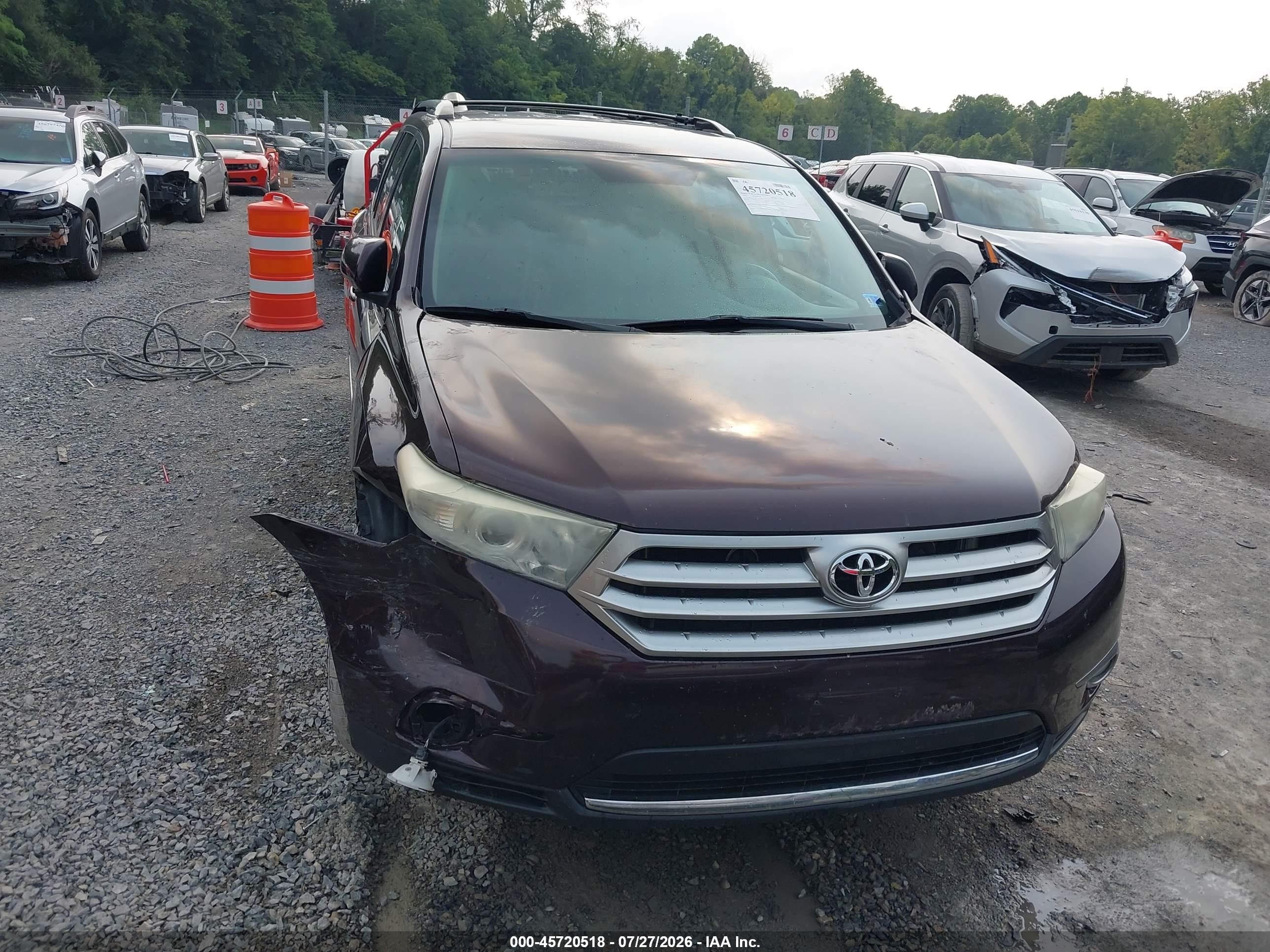 2012 Toyota Highlander Base V6 Maroon vin: 5TDBK3EH7CS171672