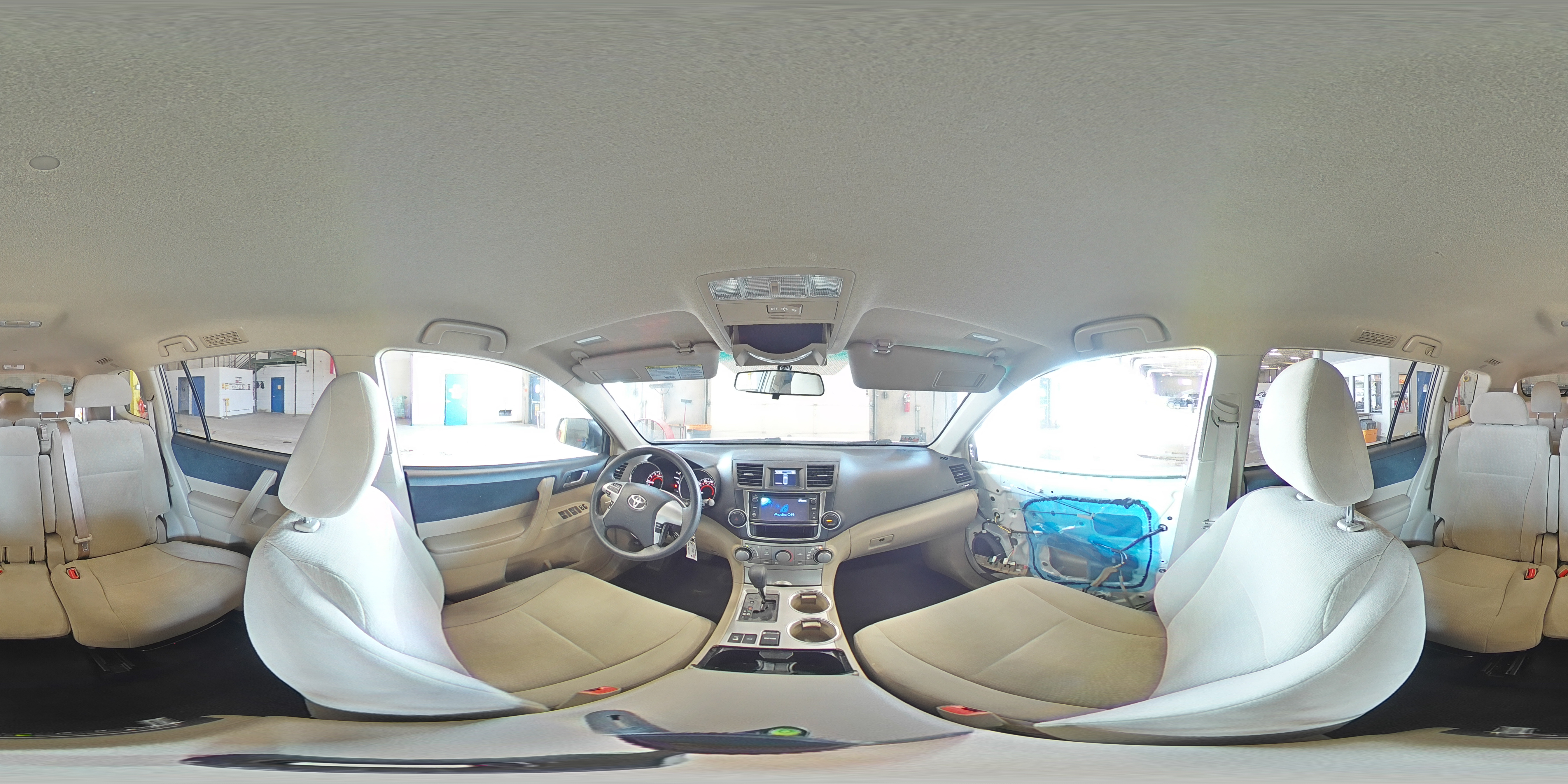 2013 Toyota Highlander Plus White vin: 5TDBK3EH7DS183452