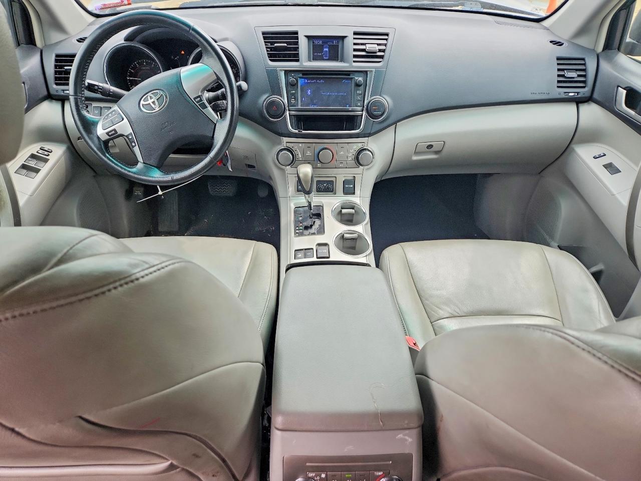 2013 Toyota Highlander Se Серый vin: 5TDBK3EH7DS199795