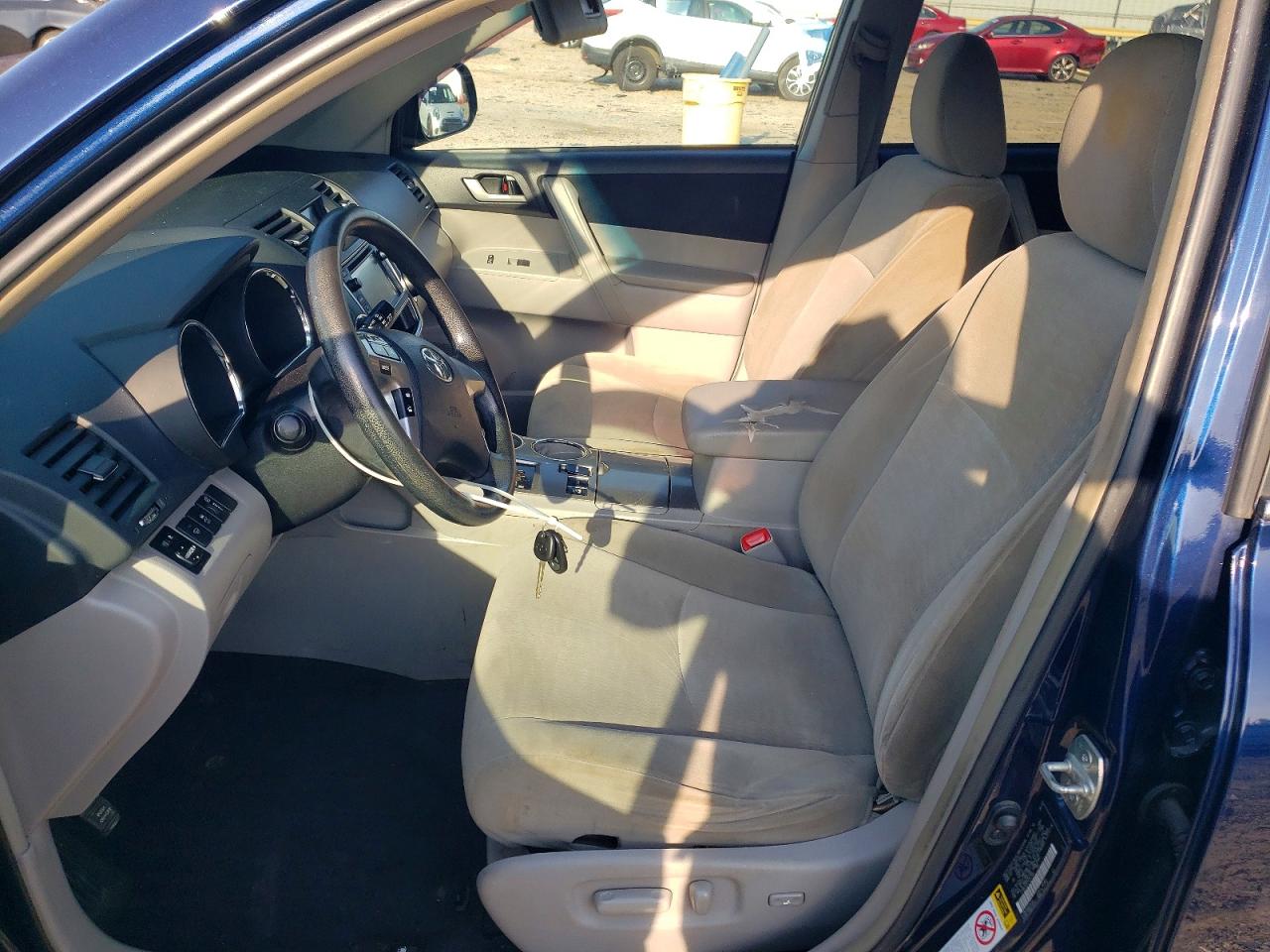 2013 Toyota Highlander Plus Blue vin: 5TDBK3EH7DS241768