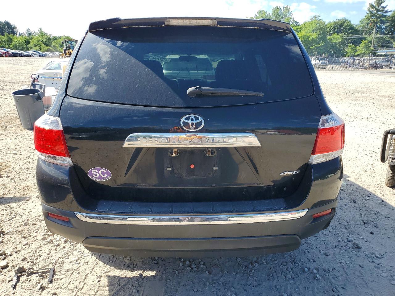 2013 Toyota Highlander Base Black vin: 5TDBK3EH7DS254794
