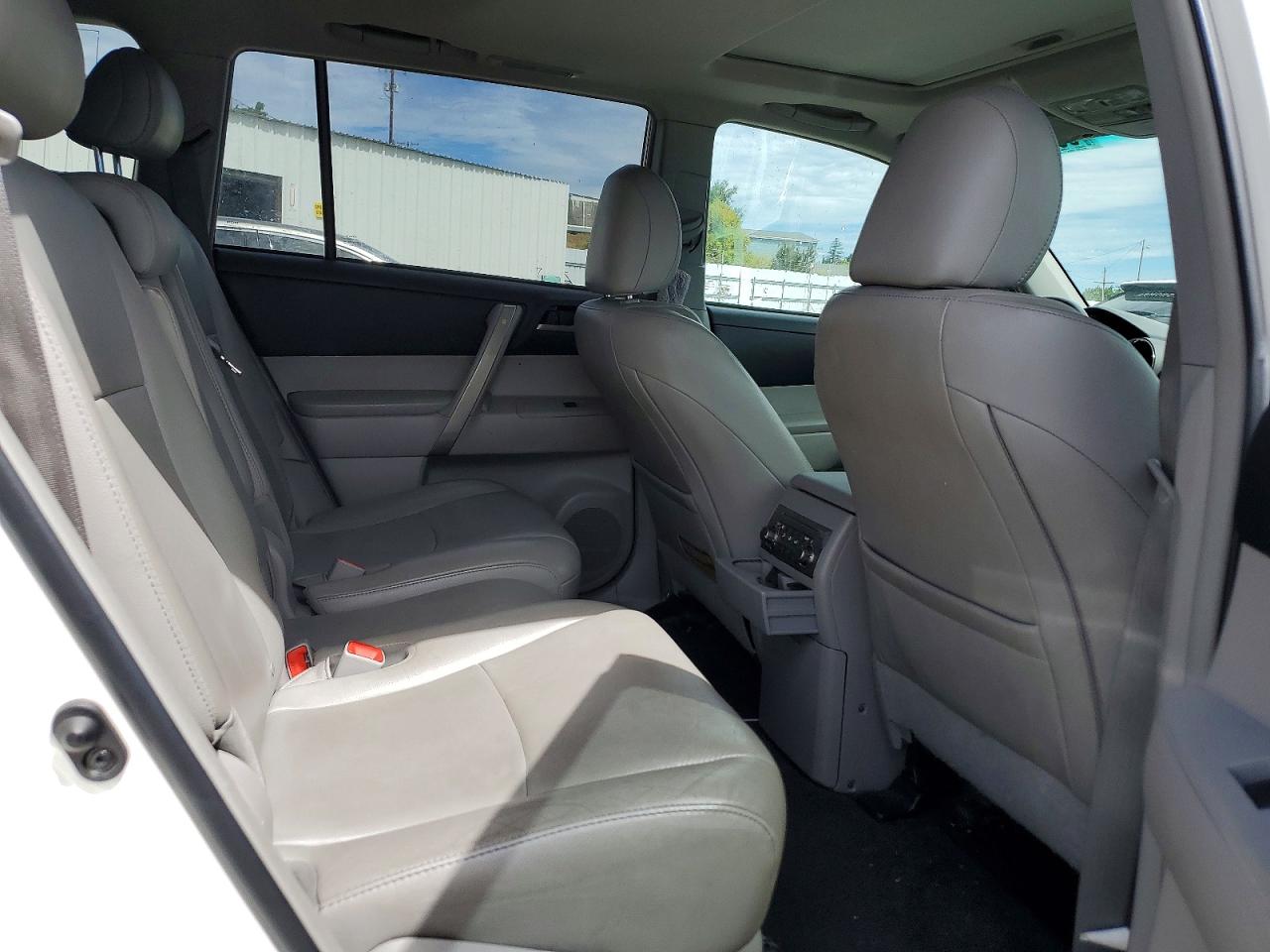 2013 Toyota Highlander Se White vin: 5TDBK3EH7DS271756