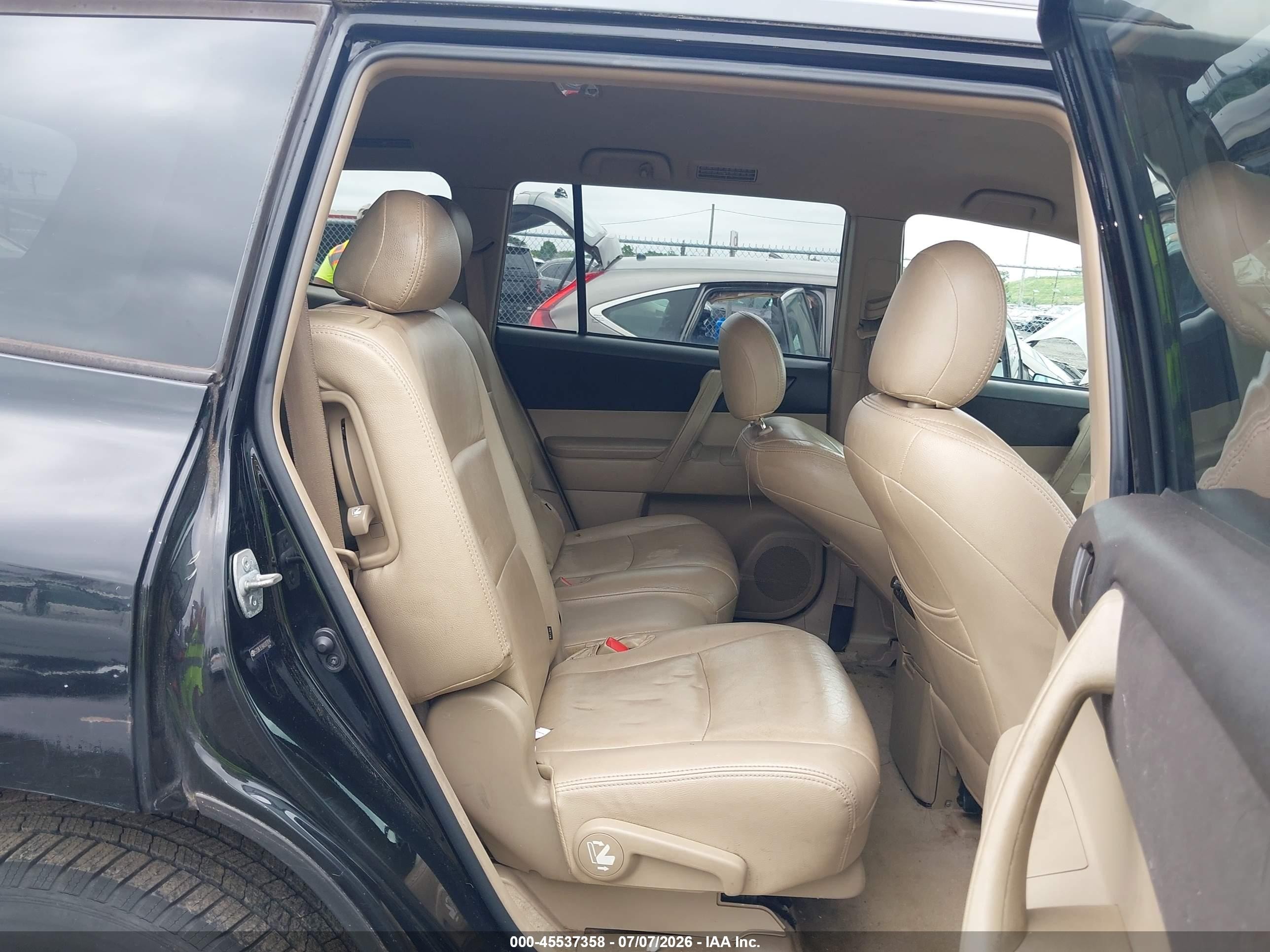 2010 Toyota Highlander Base V6 Черный vin: 5TDBK3EH8AS007814