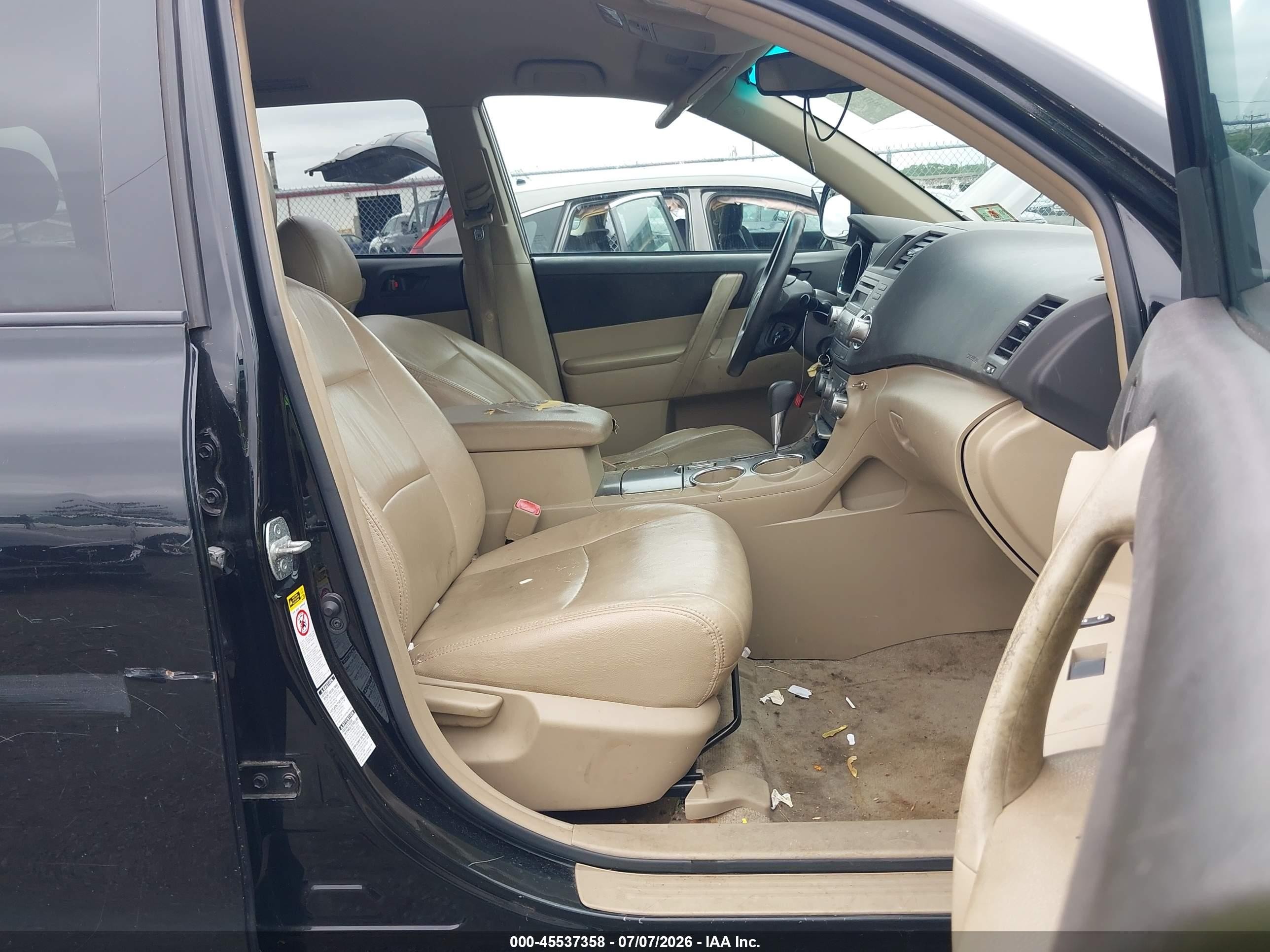 2010 Toyota Highlander Base V6 Черный vin: 5TDBK3EH8AS007814