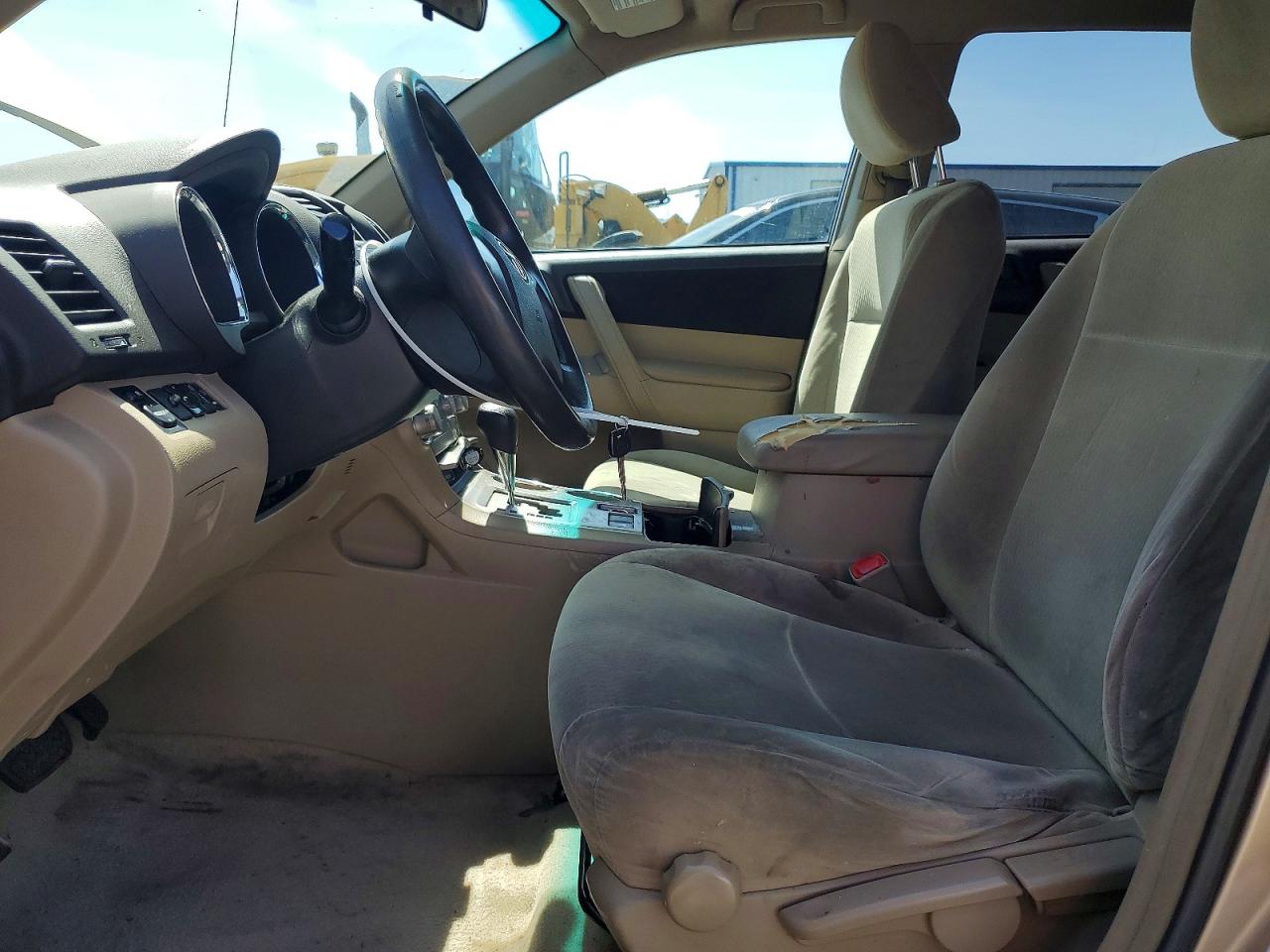 2010 Toyota Highlander Base Gold vin: 5TDBK3EH8AS011152