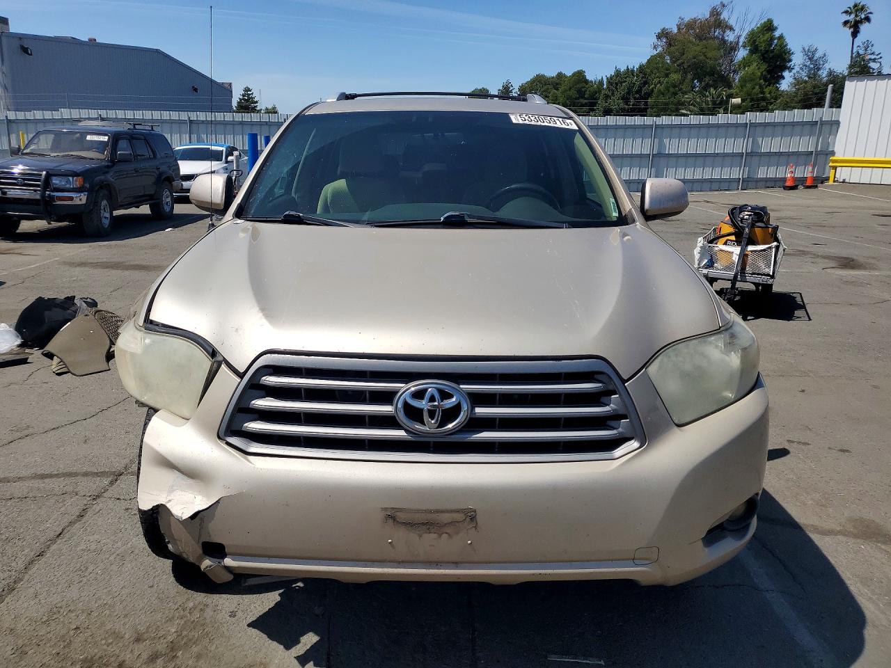2010 Toyota Highlander Base Gold vin: 5TDBK3EH8AS011152