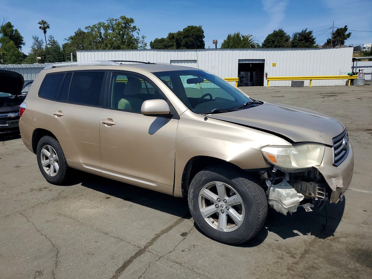 2010 Toyota Highlander Base Gold vin: 5TDBK3EH8AS011152