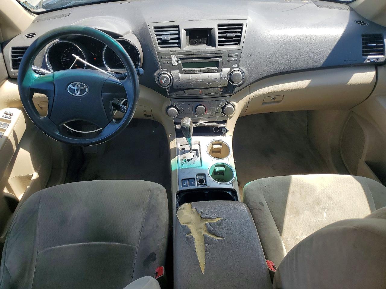 2010 Toyota Highlander Base Gold vin: 5TDBK3EH8AS011152