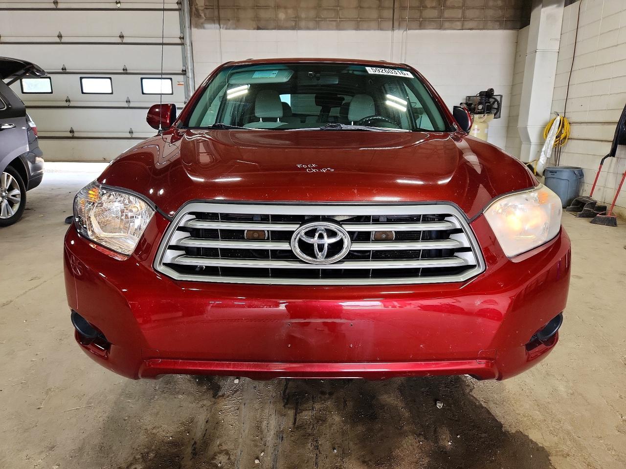 2010 Toyota Highlander Base Red vin: 5TDBK3EH8AS014973