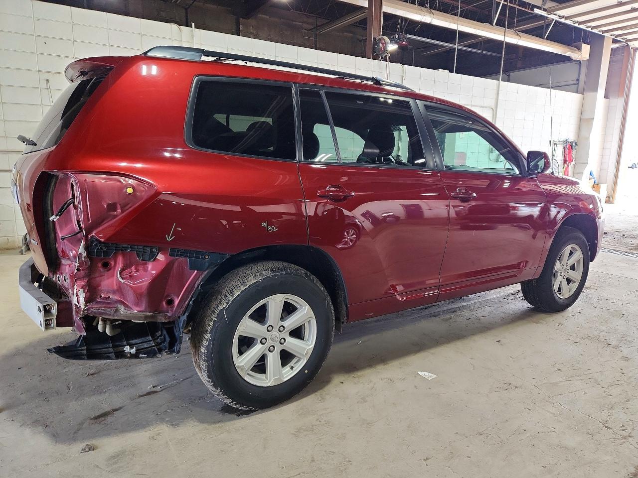 2010 Toyota Highlander Base Red vin: 5TDBK3EH8AS014973