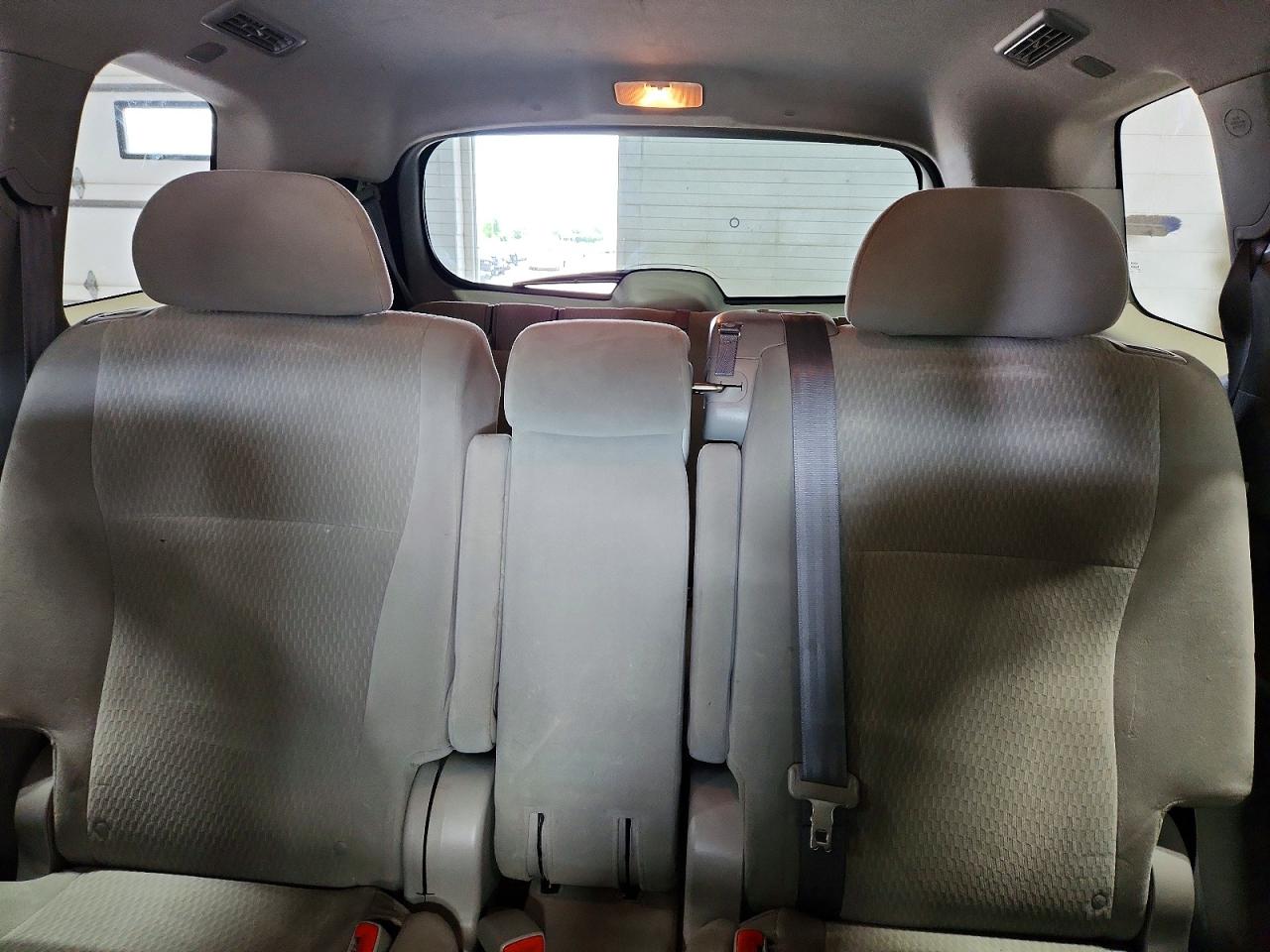 2010 Toyota Highlander Base Red vin: 5TDBK3EH8AS014973