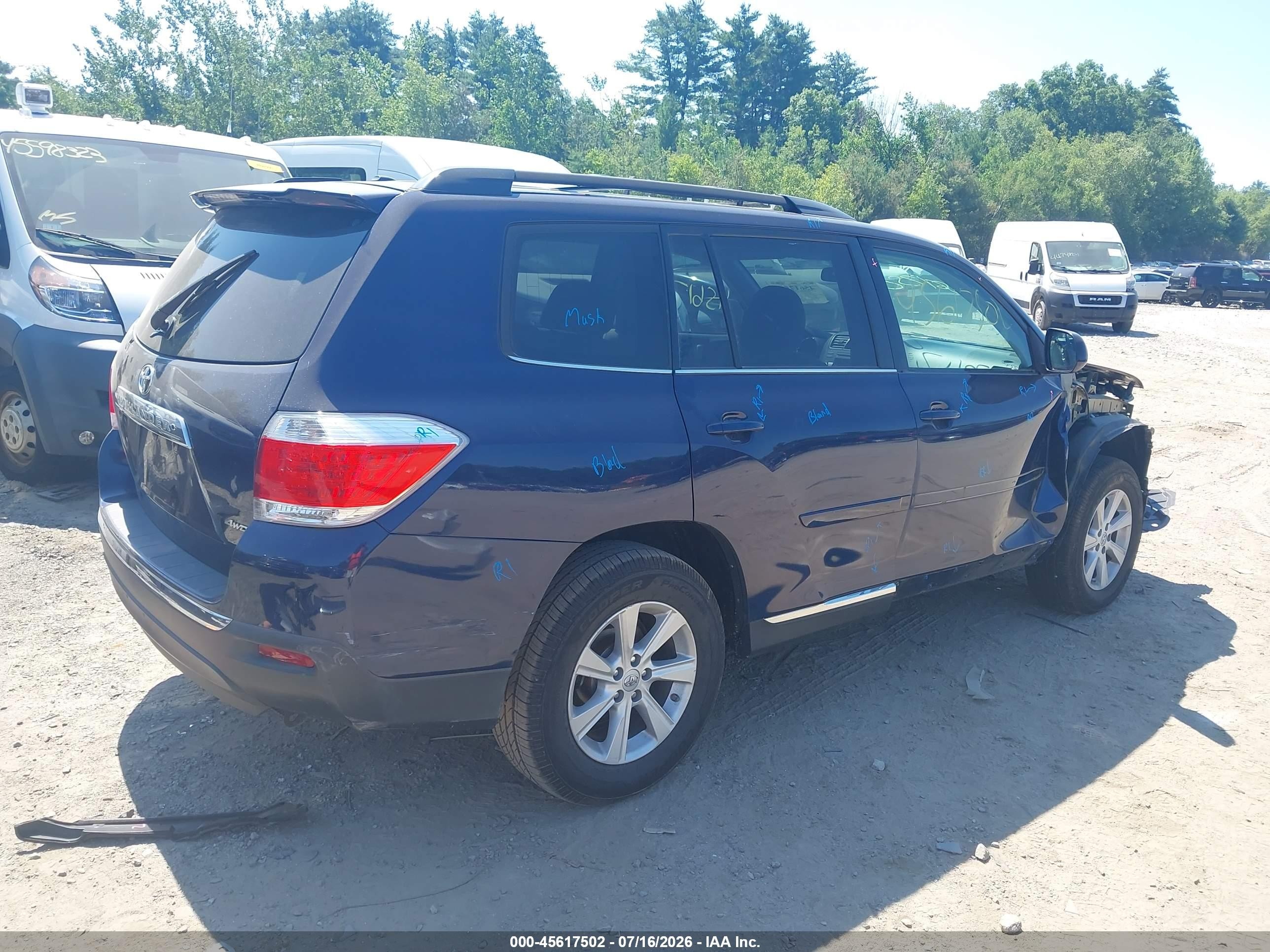 2011 Toyota Highlander Base V6 Blue vin: 5TDBK3EH8BS045206