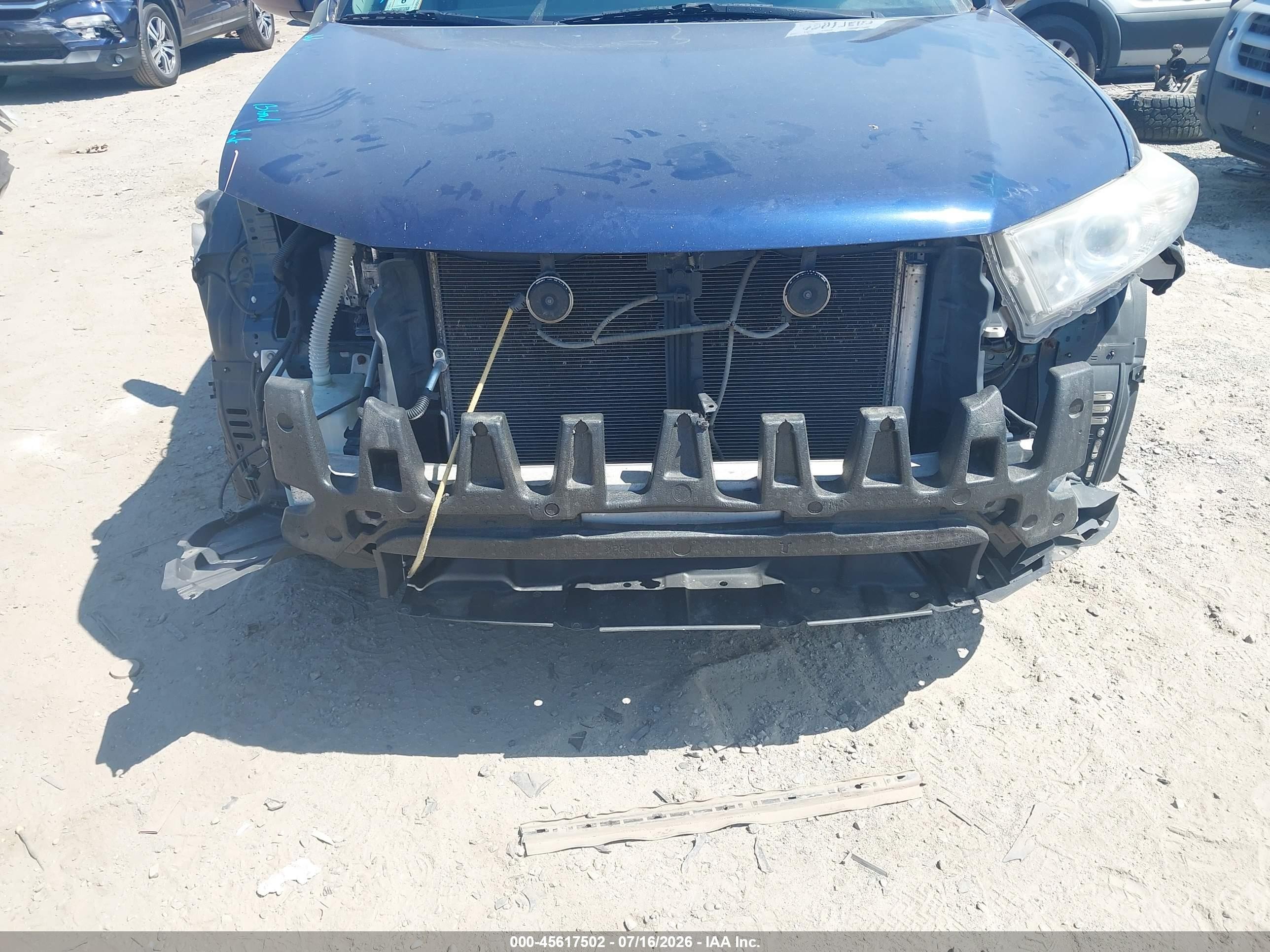 2011 Toyota Highlander Base V6 Blue vin: 5TDBK3EH8BS045206