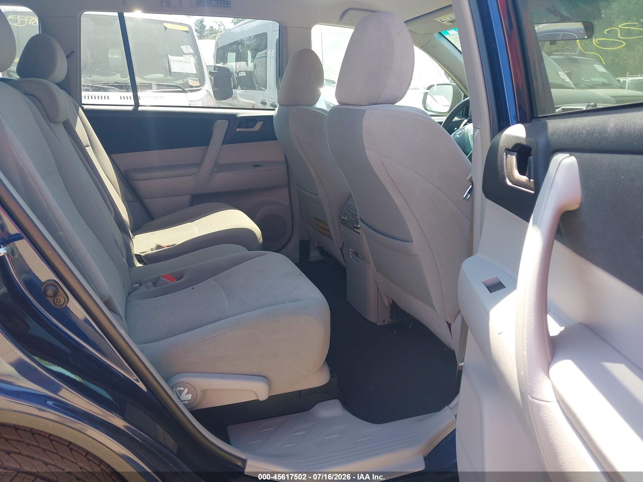 2011 Toyota Highlander Base V6 Blue vin: 5TDBK3EH8BS045206
