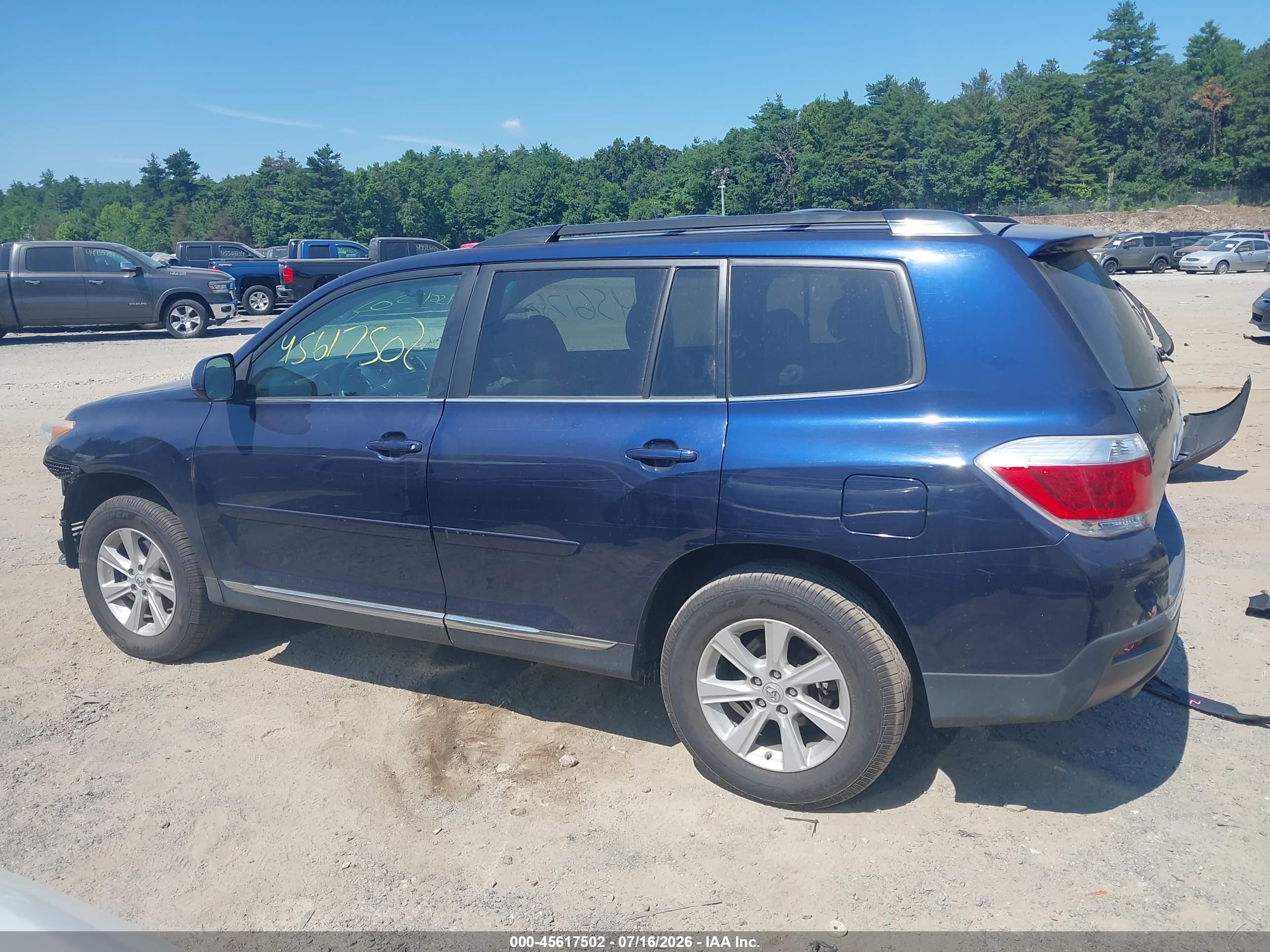2011 Toyota Highlander Base V6 Blue vin: 5TDBK3EH8BS045206