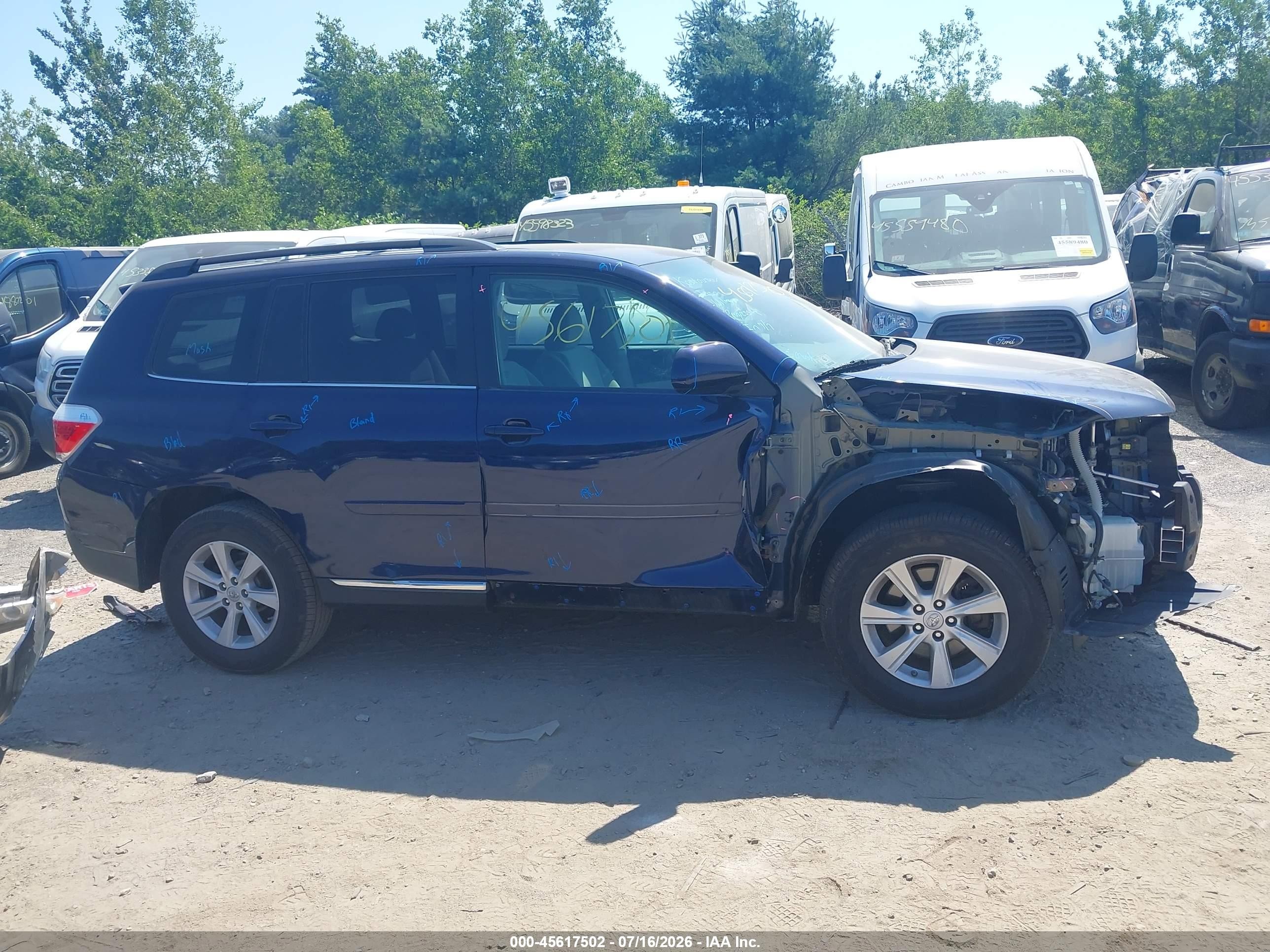 2011 Toyota Highlander Base V6 Blue vin: 5TDBK3EH8BS045206