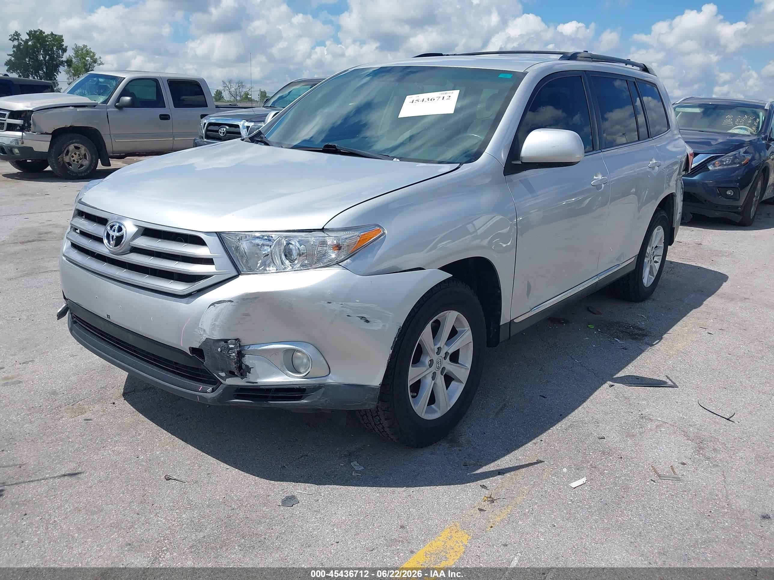 2011 Toyota Highlander Base V6 Silver vin: 5TDBK3EH8BS050616