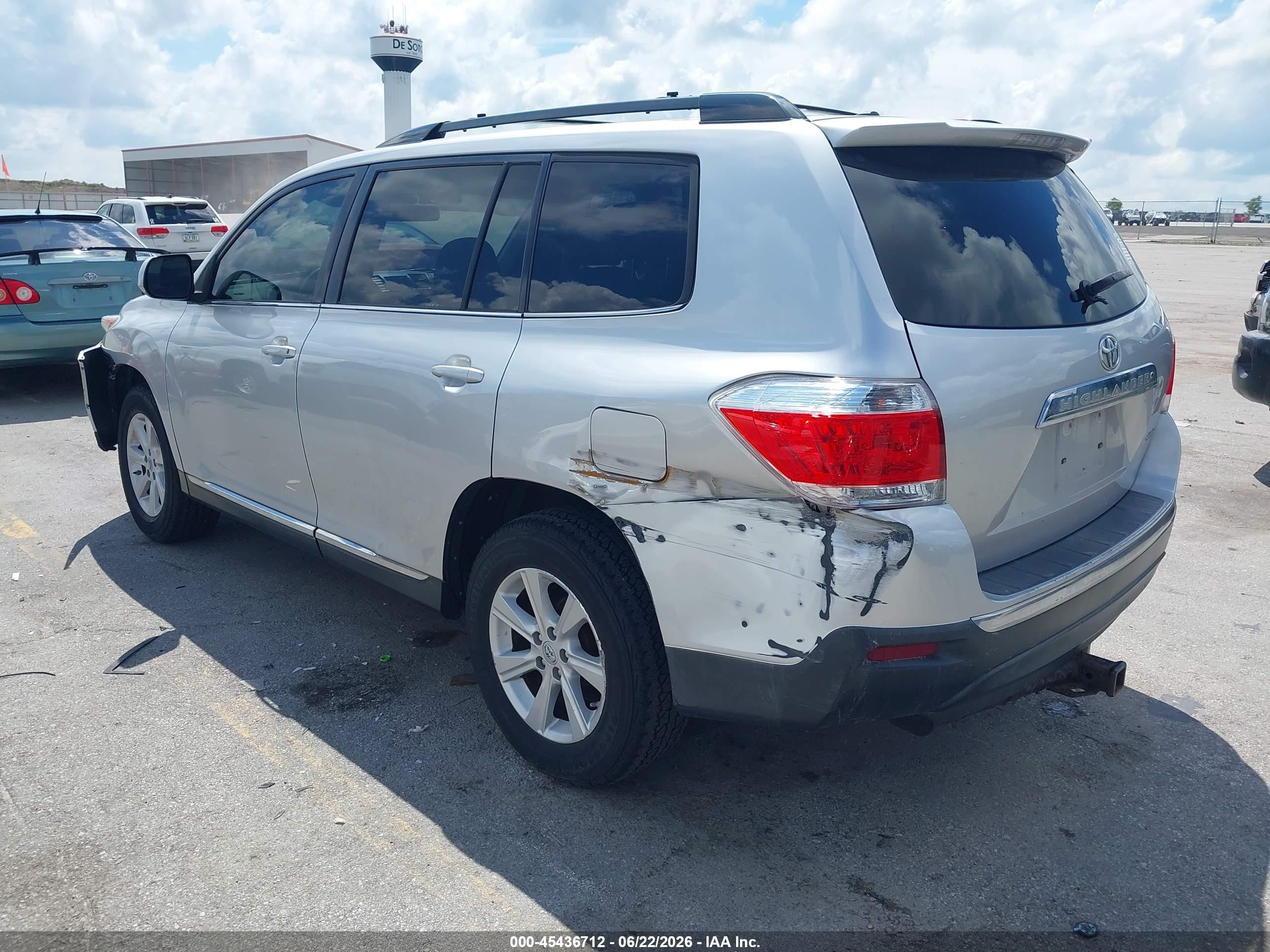 2011 Toyota Highlander Base V6 Silver vin: 5TDBK3EH8BS050616